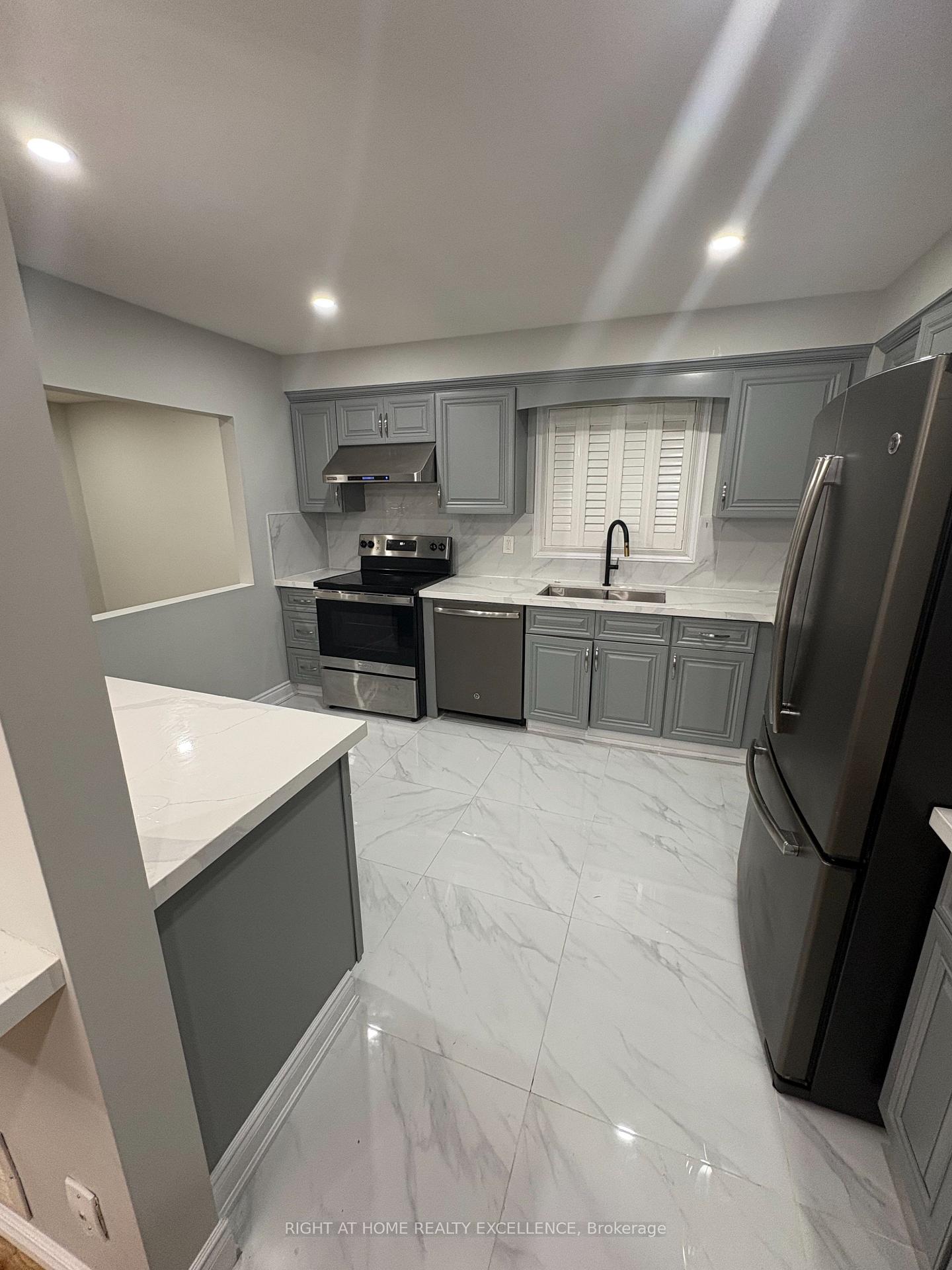 Photo 8 of Unit Upper, 6 Abelard Avenue, Brampton, Fletcher's West — HOMEH