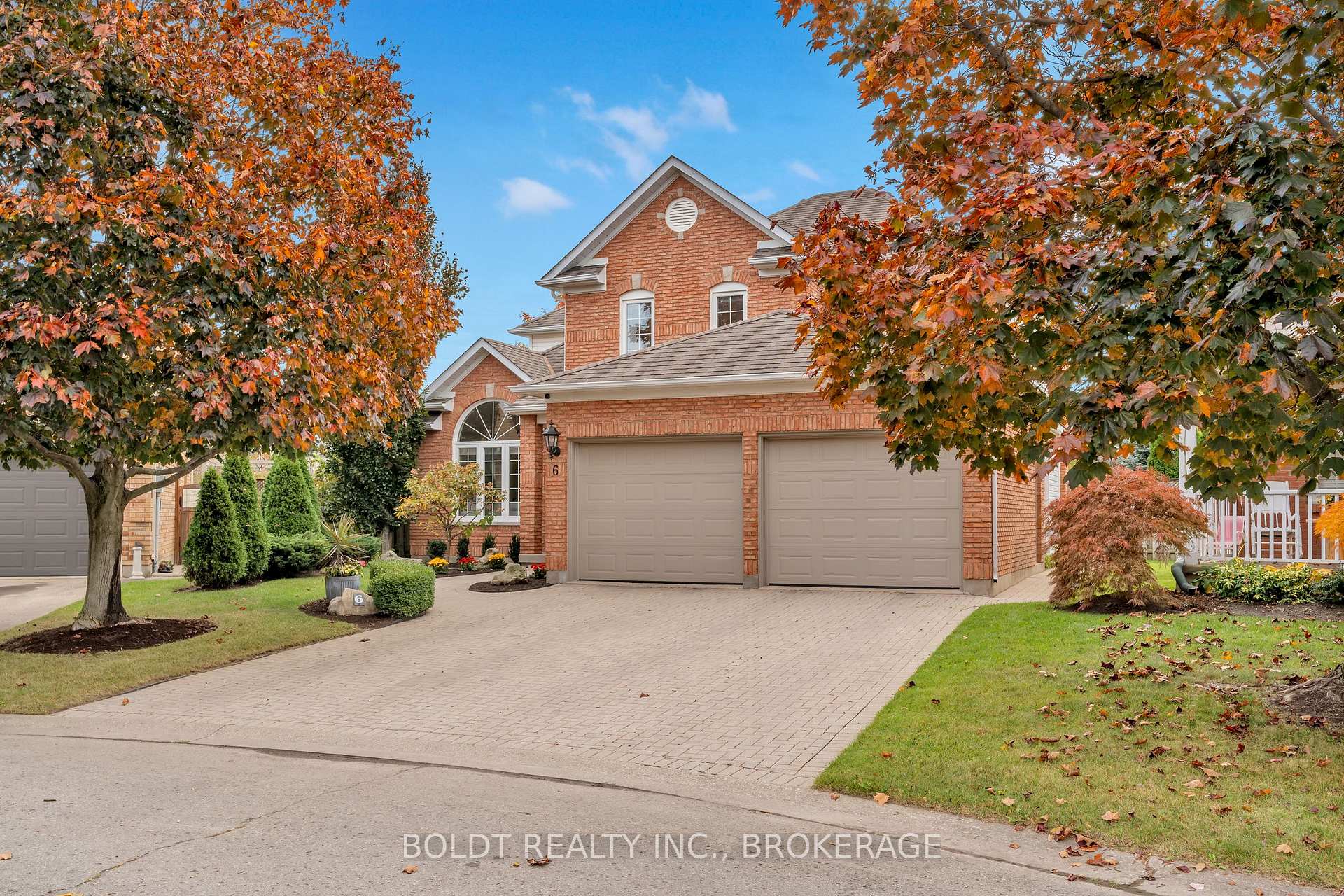 Photo 4 of 6 Inglis Circle, St. Catharines, Grapeview — HOMEH