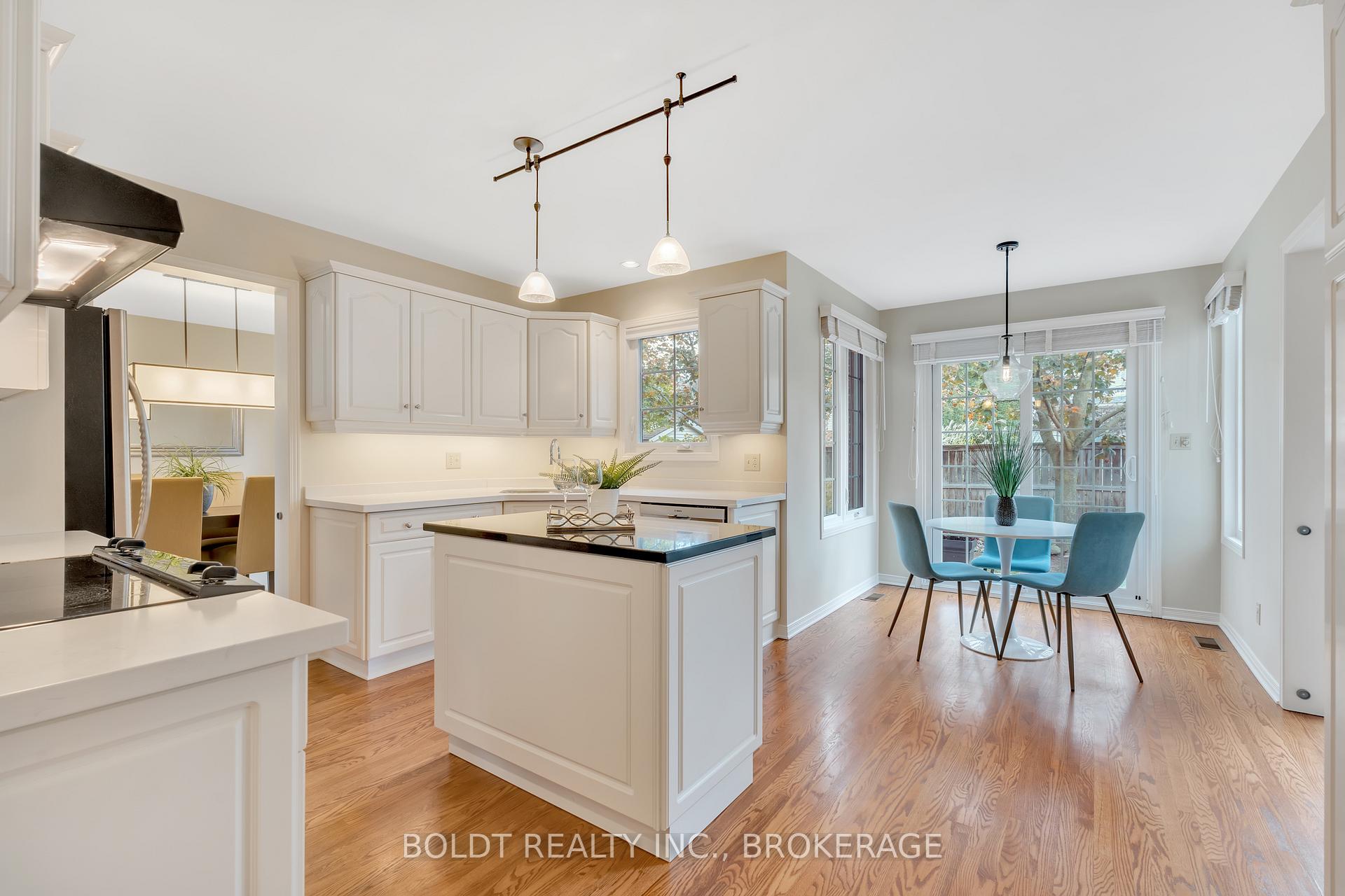 Photo 18 of 6 Inglis Circle, St. Catharines, Grapeview — HOMEH