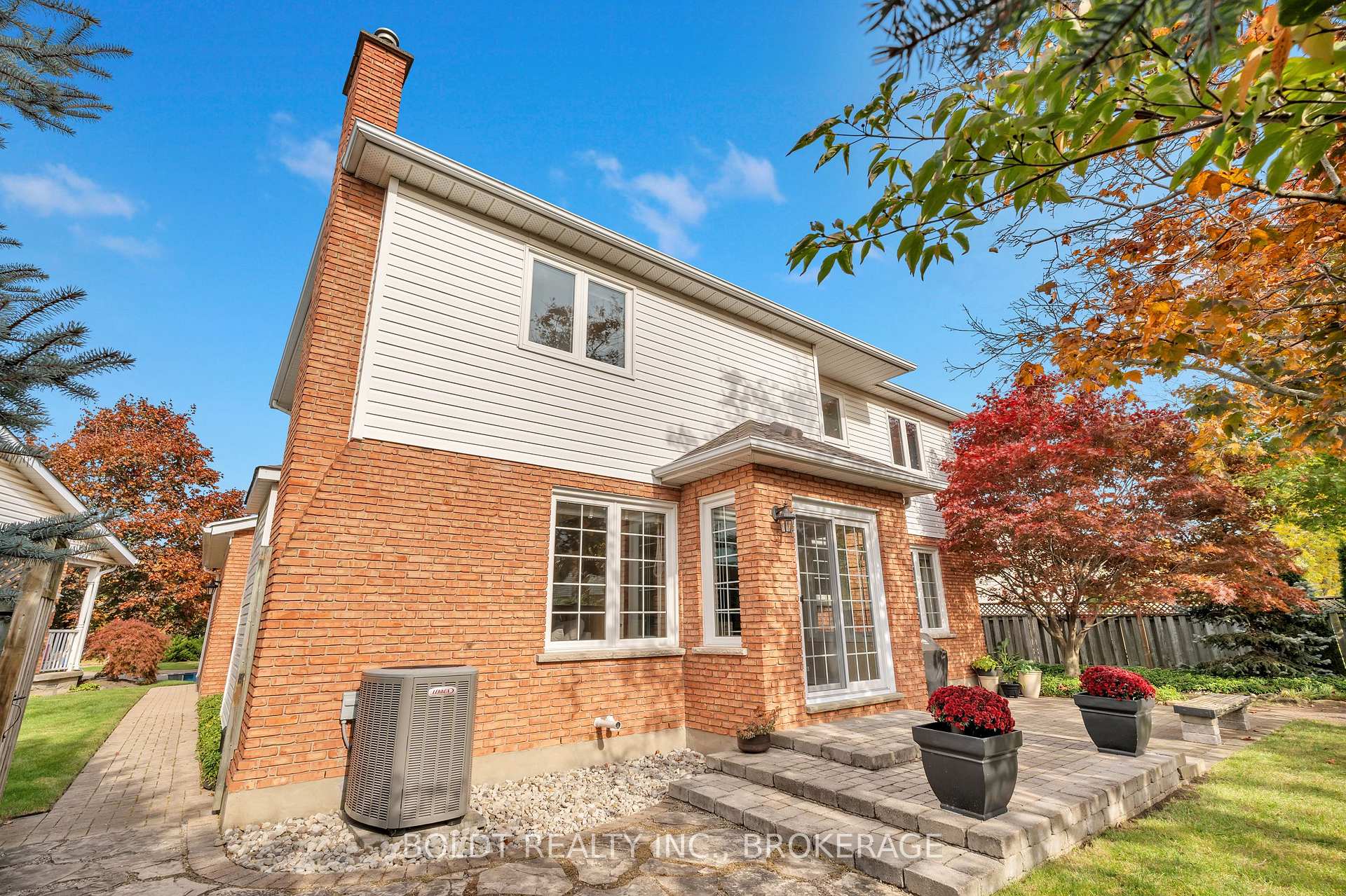 Photo 33 of 6 Inglis Circle, St. Catharines, Grapeview — HOMEH