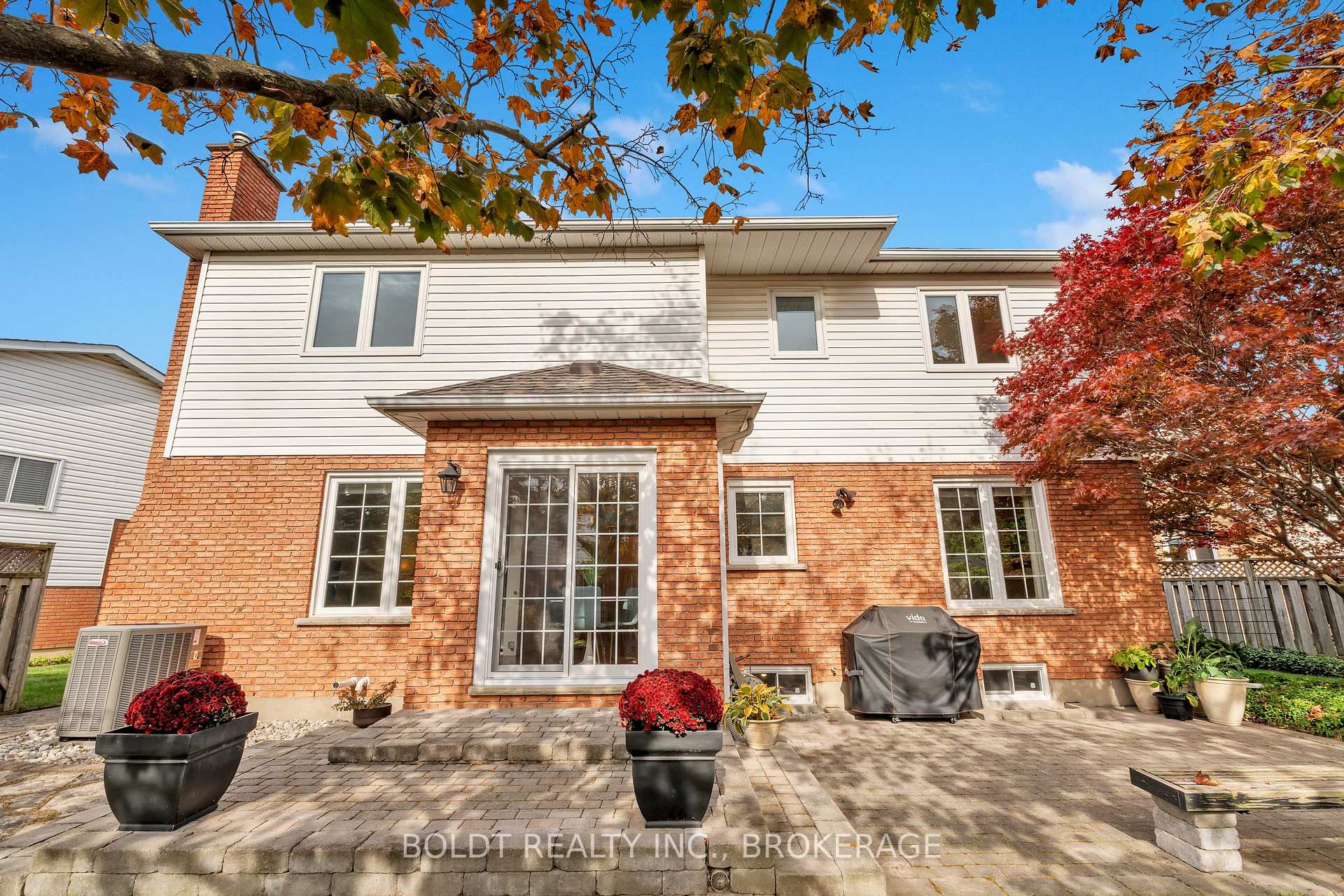Photo 34 of 6 Inglis Circle, St. Catharines, Grapeview — HOMEH