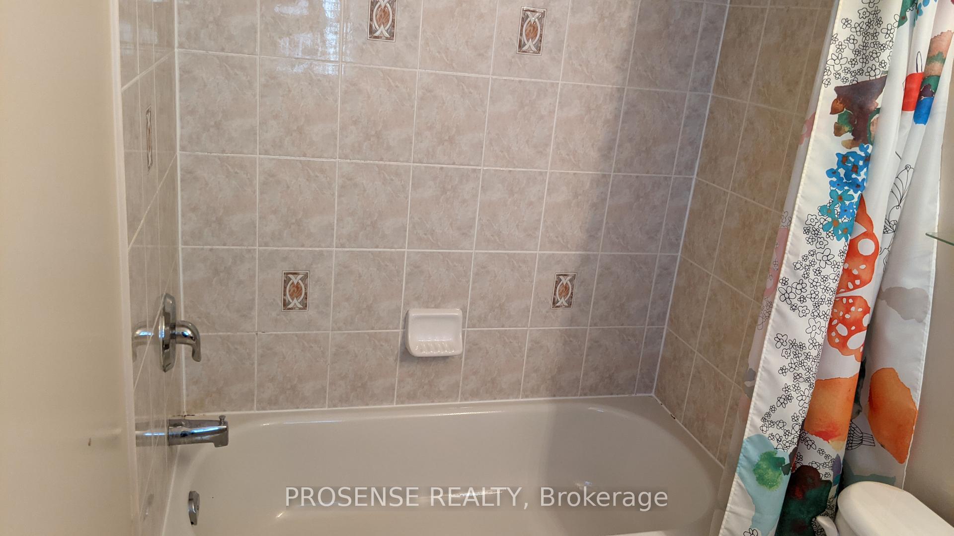 Photo 16 of 57 Unionville Crescent, Brampton, Bram East — HOMEH