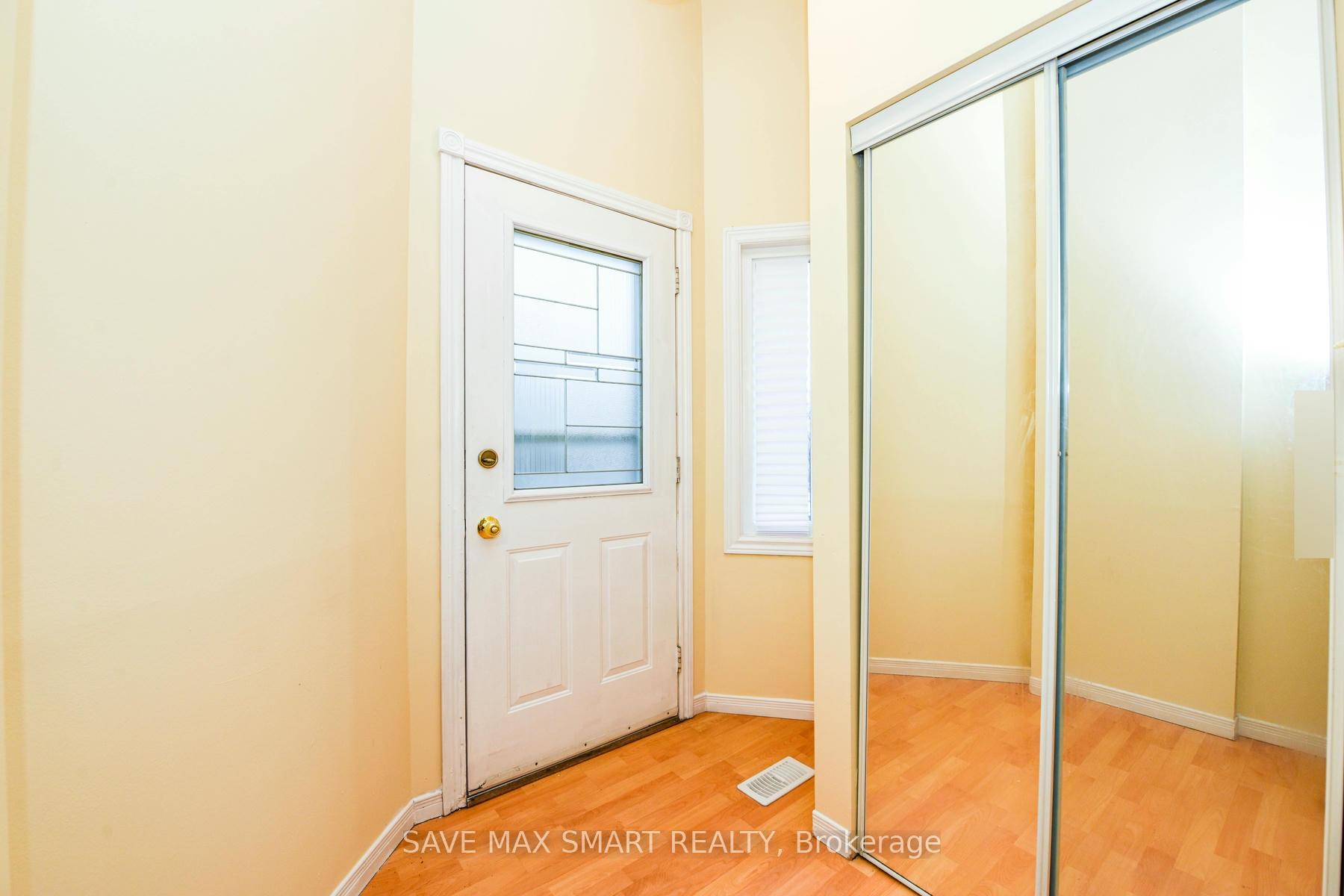 Photo 3 of 10 Keewatin Gate, Brampton, Brampton South — HOMEH