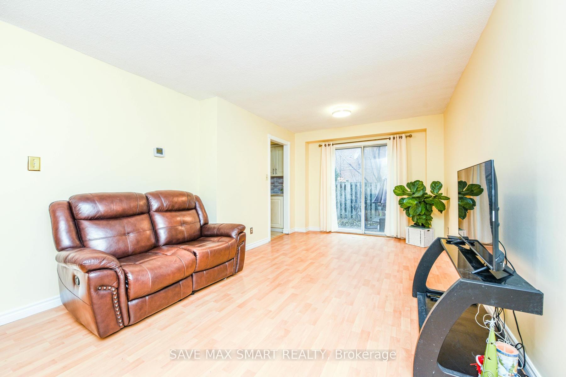 Photo 12 of 10 Keewatin Gate, Brampton, Brampton South — HOMEH