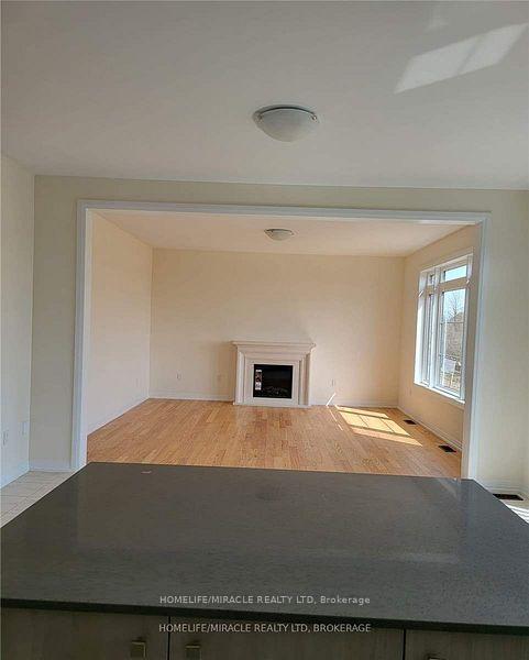 Photo 4 of 21 Moorcroft Place, Brampton, Brampton East — HOMEH
