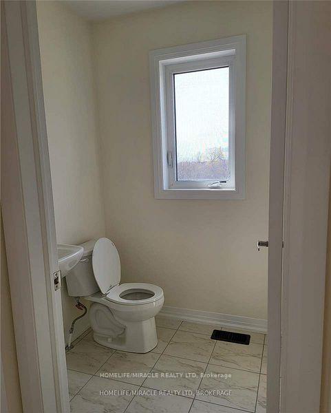 Photo 9 of 21 Moorcroft Place, Brampton, Brampton East — HOMEH