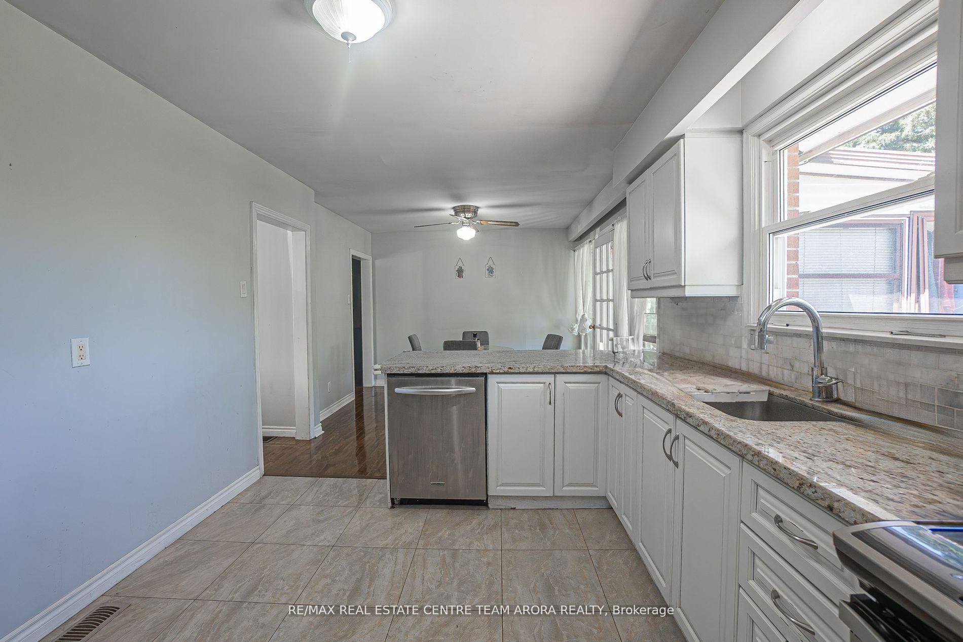 Photo 3 of 9461 Creditview Road, Brampton, Credit Valley — HOMEH