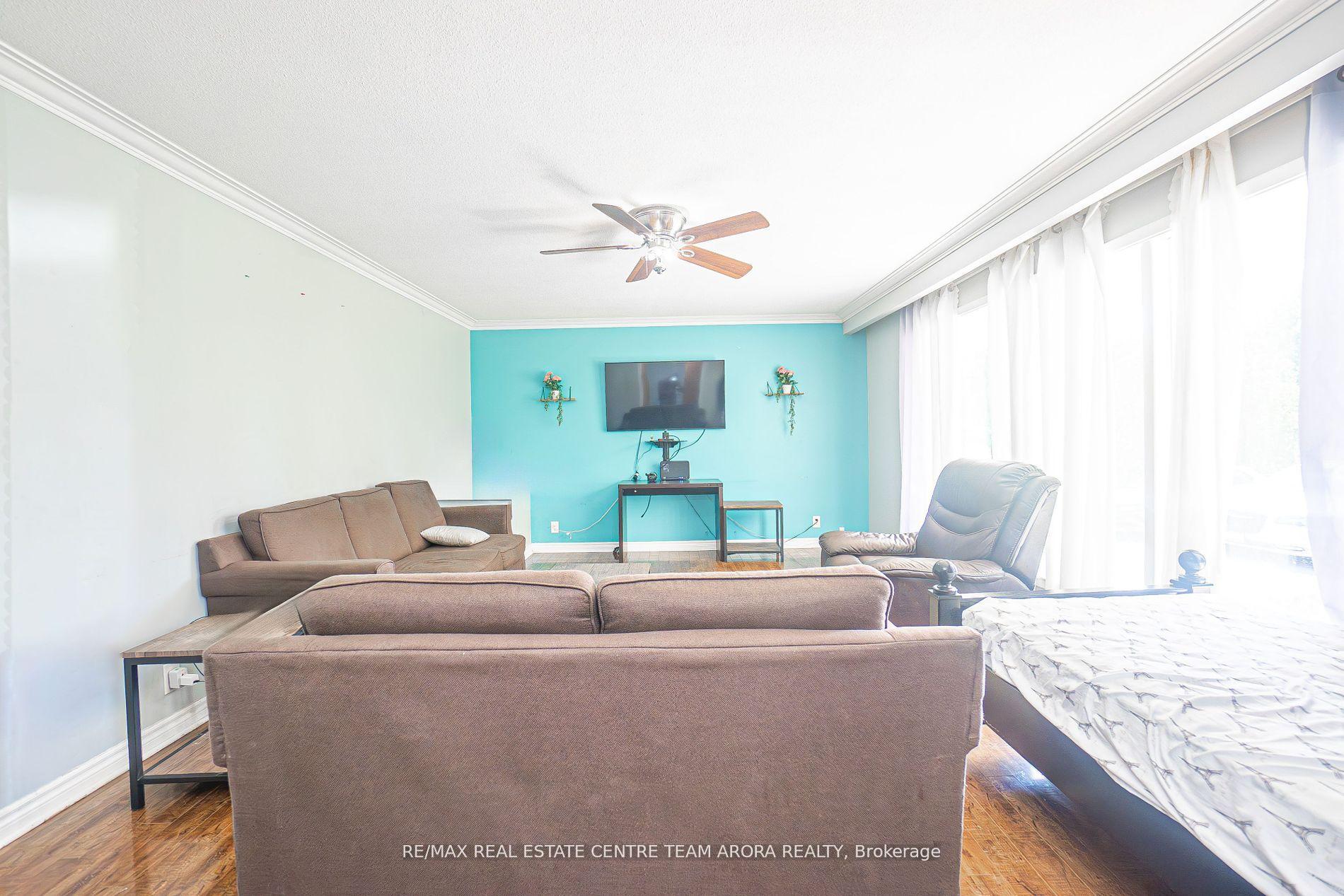 Photo 5 of 9461 Creditview Road, Brampton, Credit Valley — HOMEH