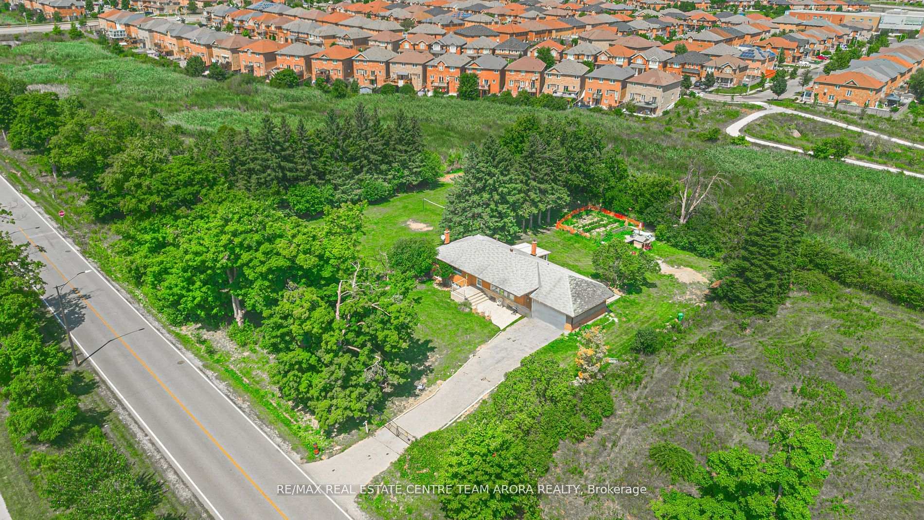 Photo 7 of 9461 Creditview Road, Brampton, Credit Valley — HOMEH