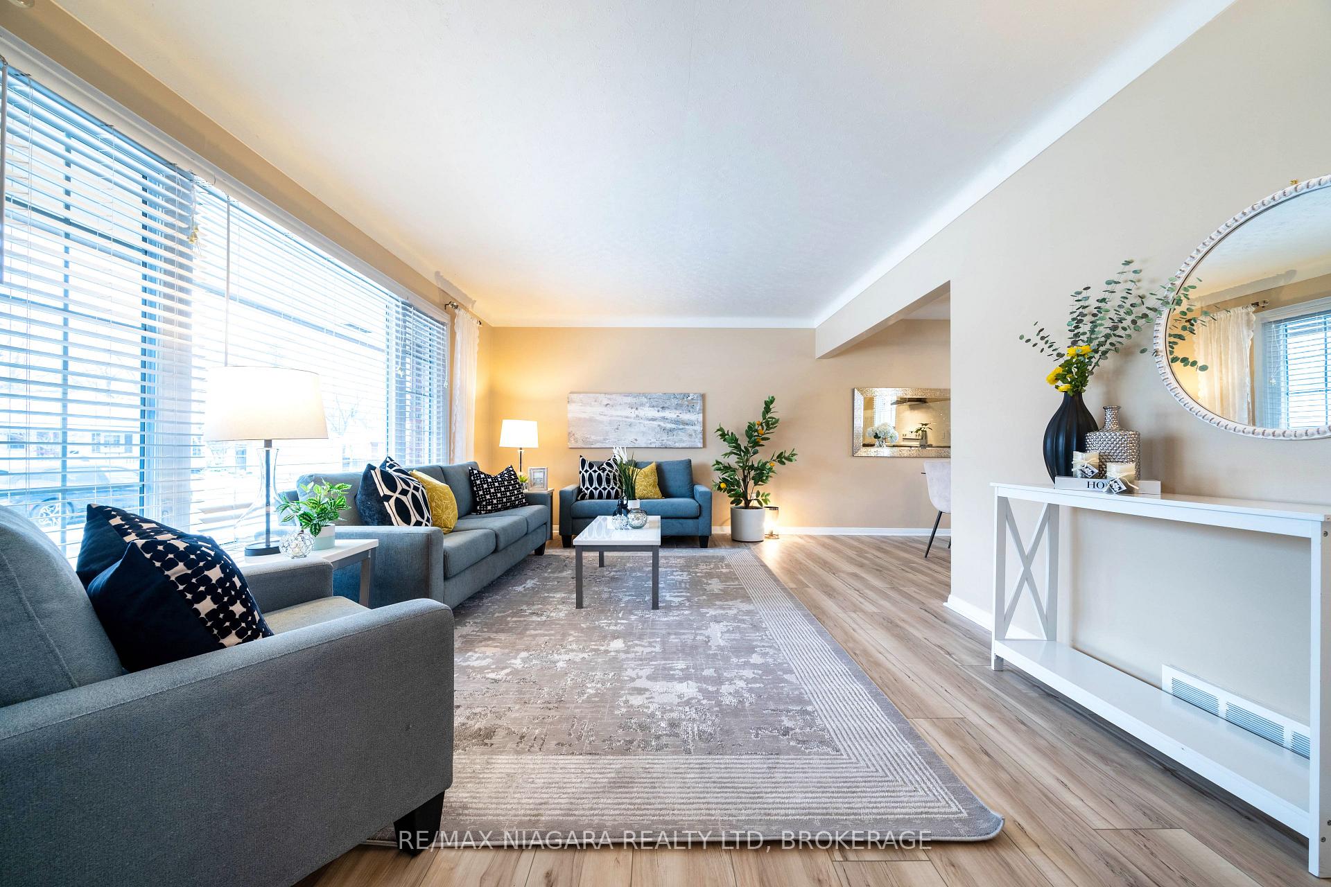 Photo 5 of 29 Elm Ridge Drive, St. Catharines, Glendale/Glenridge — HOMEH