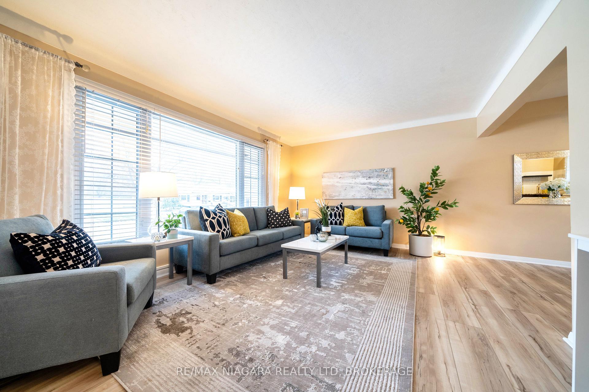 Photo 6 of 29 Elm Ridge Drive, St. Catharines, Glendale/Glenridge — HOMEH