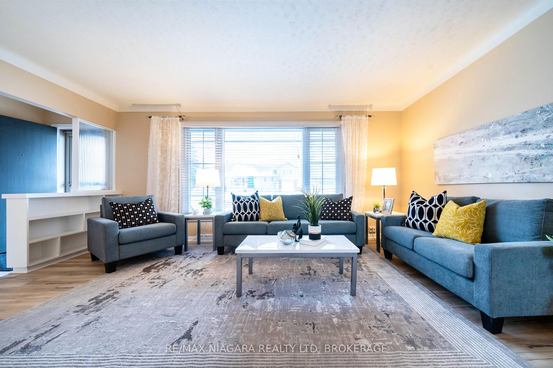 Photo 7 of 29 Elm Ridge Drive, St. Catharines, Glendale/Glenridge — HOMEH
