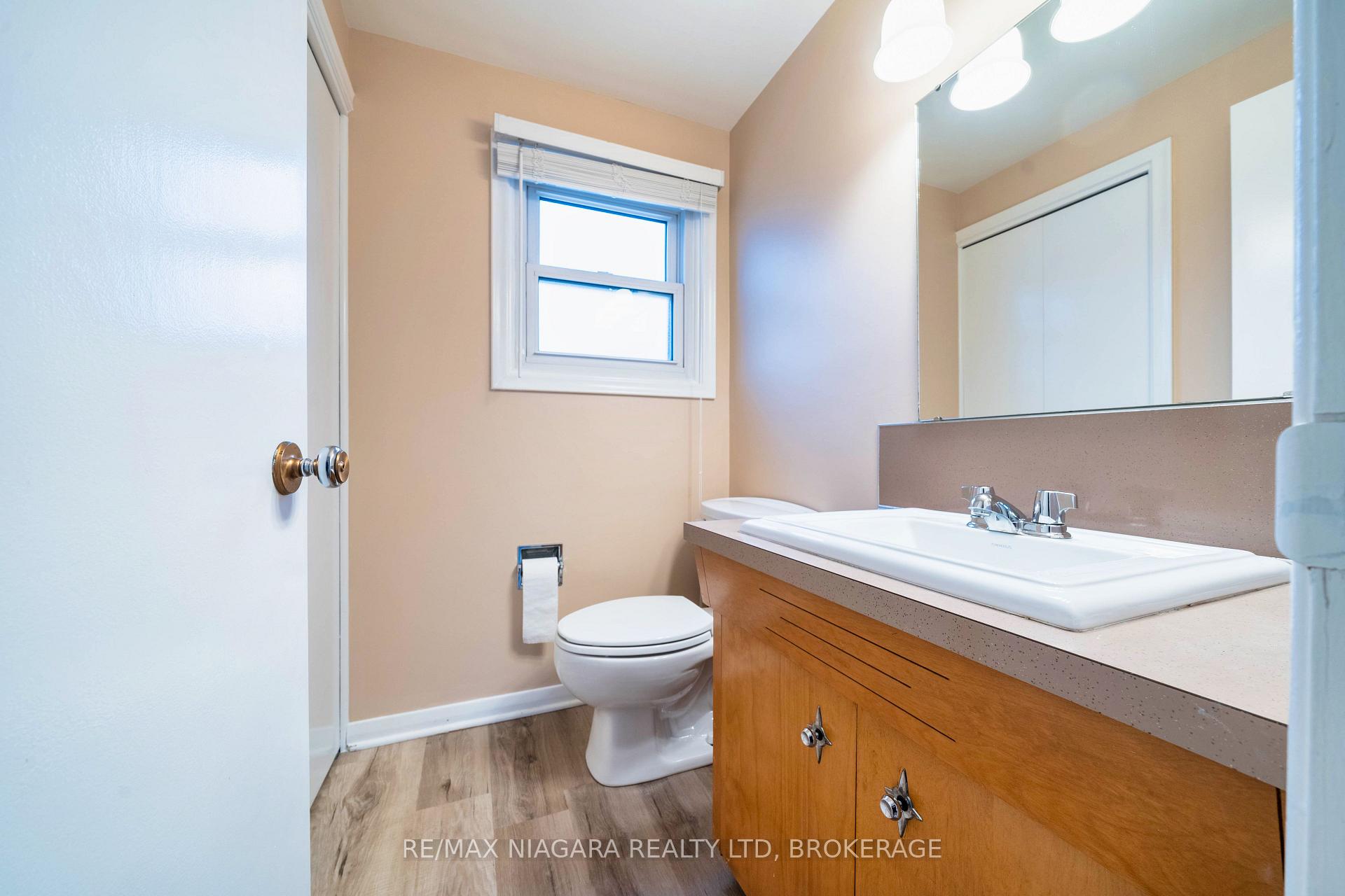Photo 23 of 29 Elm Ridge Drive, St. Catharines, Glendale/Glenridge — HOMEH