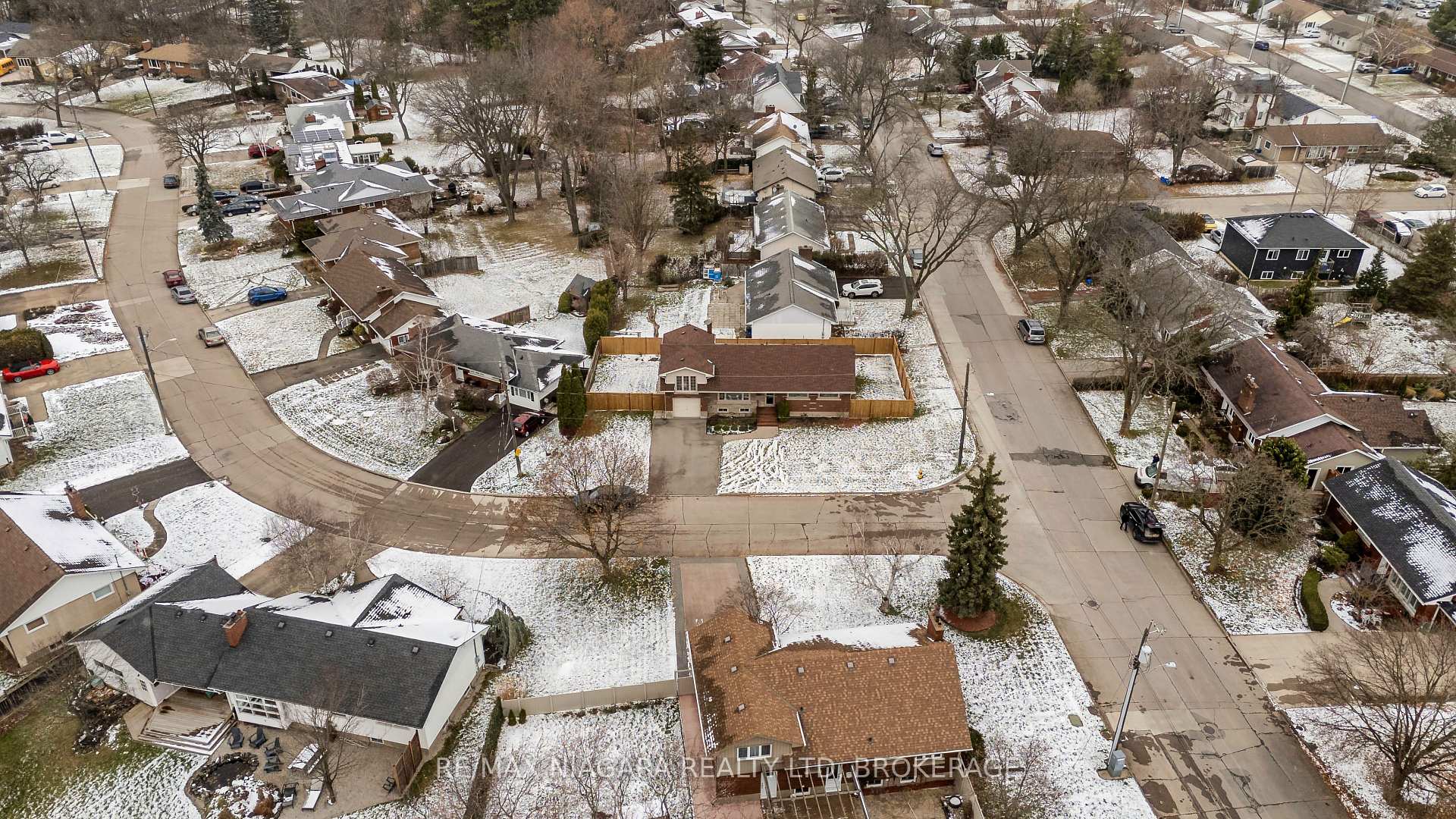 Photo 38 of 29 Elm Ridge Drive, St. Catharines, Glendale/Glenridge — HOMEH