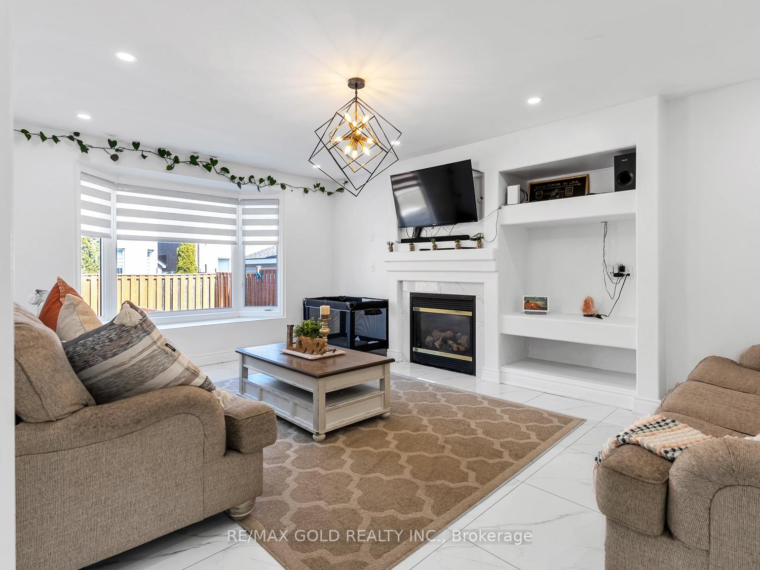 Photo 5 of 16 Balmy Way, Brampton, Vales of Castlemore — HOMEH