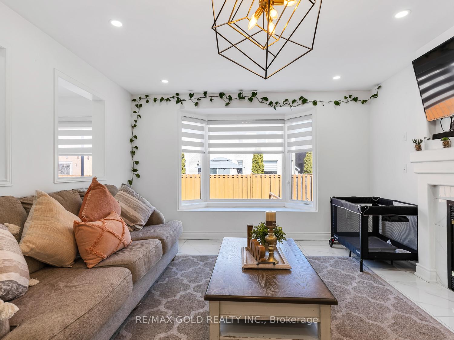 Photo 7 of 16 Balmy Way, Brampton, Vales of Castlemore — HOMEH