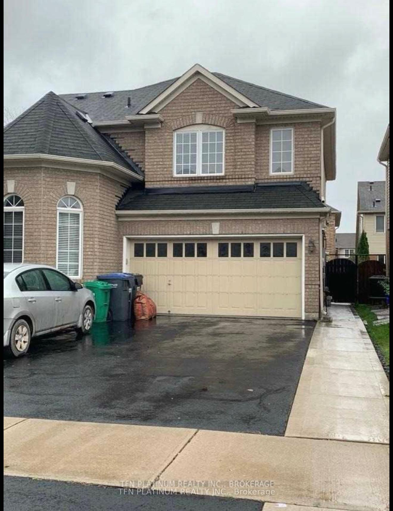 Photo 1 of Unit Upper Level, 4 Pewter Gate, Brampton, Credit Valley — HOMEH