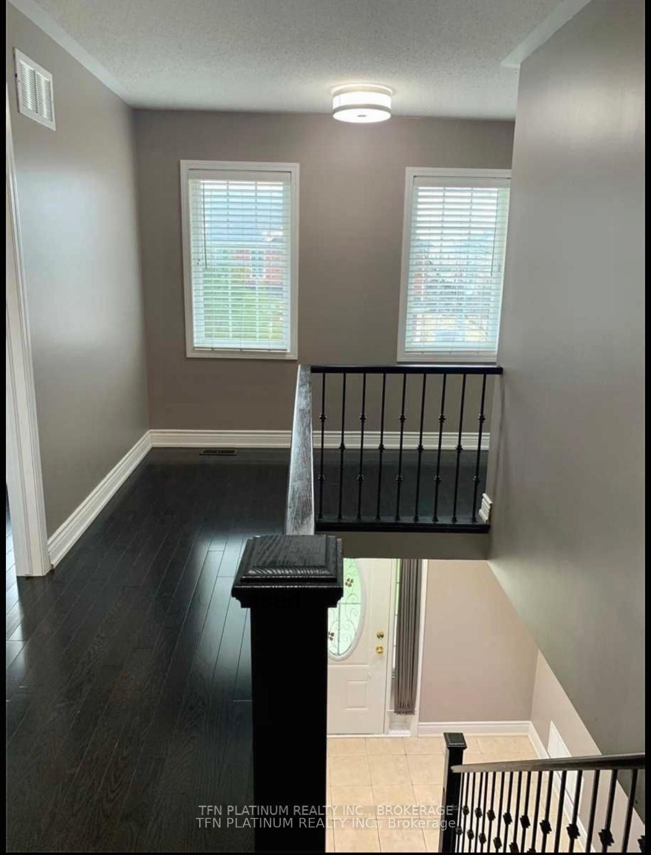 Photo 6 of Unit Upper Level, 4 Pewter Gate, Brampton, Credit Valley — HOMEH