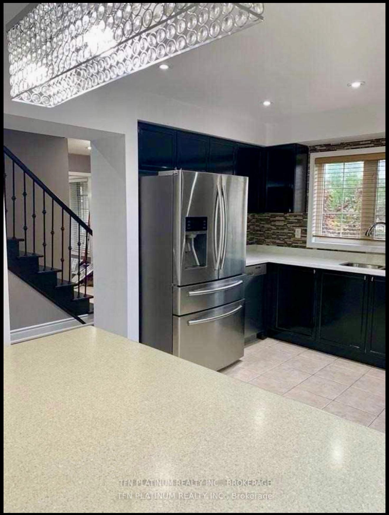 Photo 8 of Unit Upper Level, 4 Pewter Gate, Brampton, Credit Valley — HOMEH