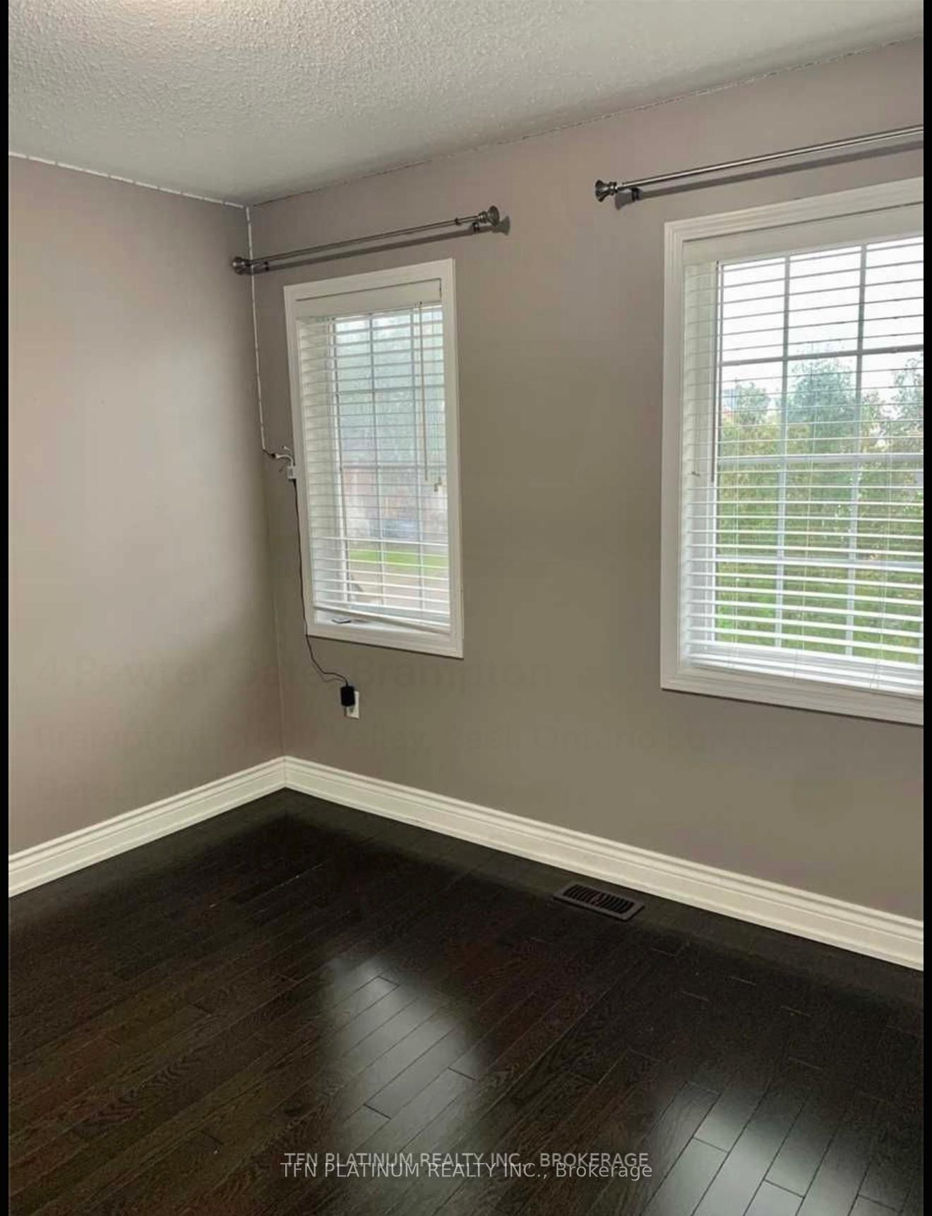 Photo 11 of Unit Upper Level, 4 Pewter Gate, Brampton, Credit Valley — HOMEH
