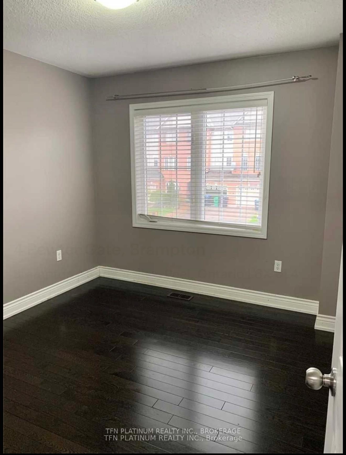 Photo 12 of Unit Upper Level, 4 Pewter Gate, Brampton, Credit Valley — HOMEH