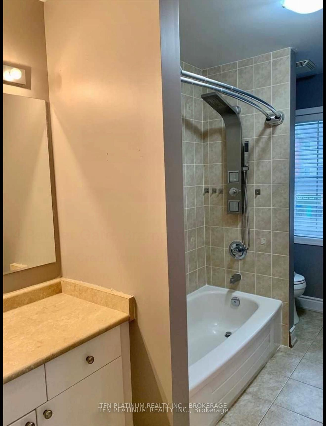 Photo 14 of Unit Upper Level, 4 Pewter Gate, Brampton, Credit Valley — HOMEH