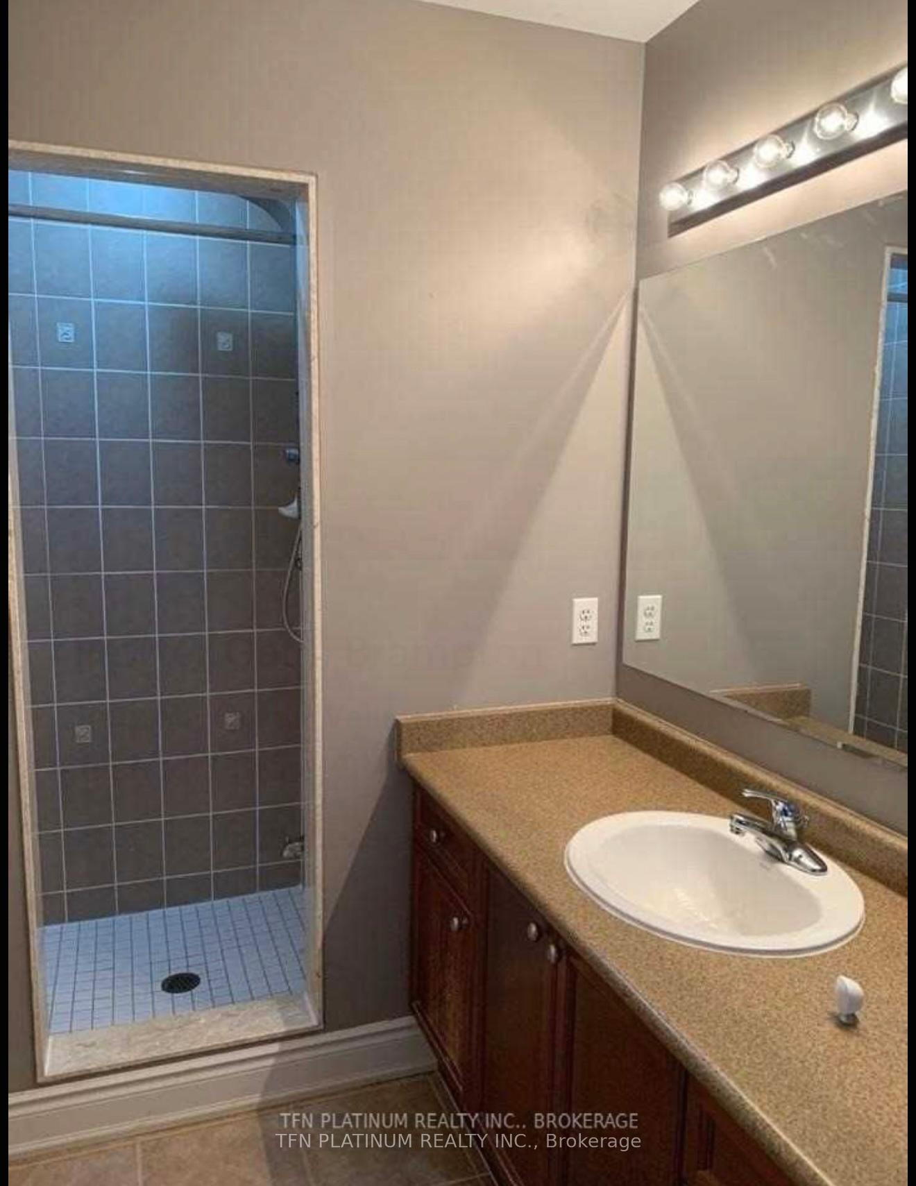 Photo 16 of Unit Upper Level, 4 Pewter Gate, Brampton, Credit Valley — HOMEH