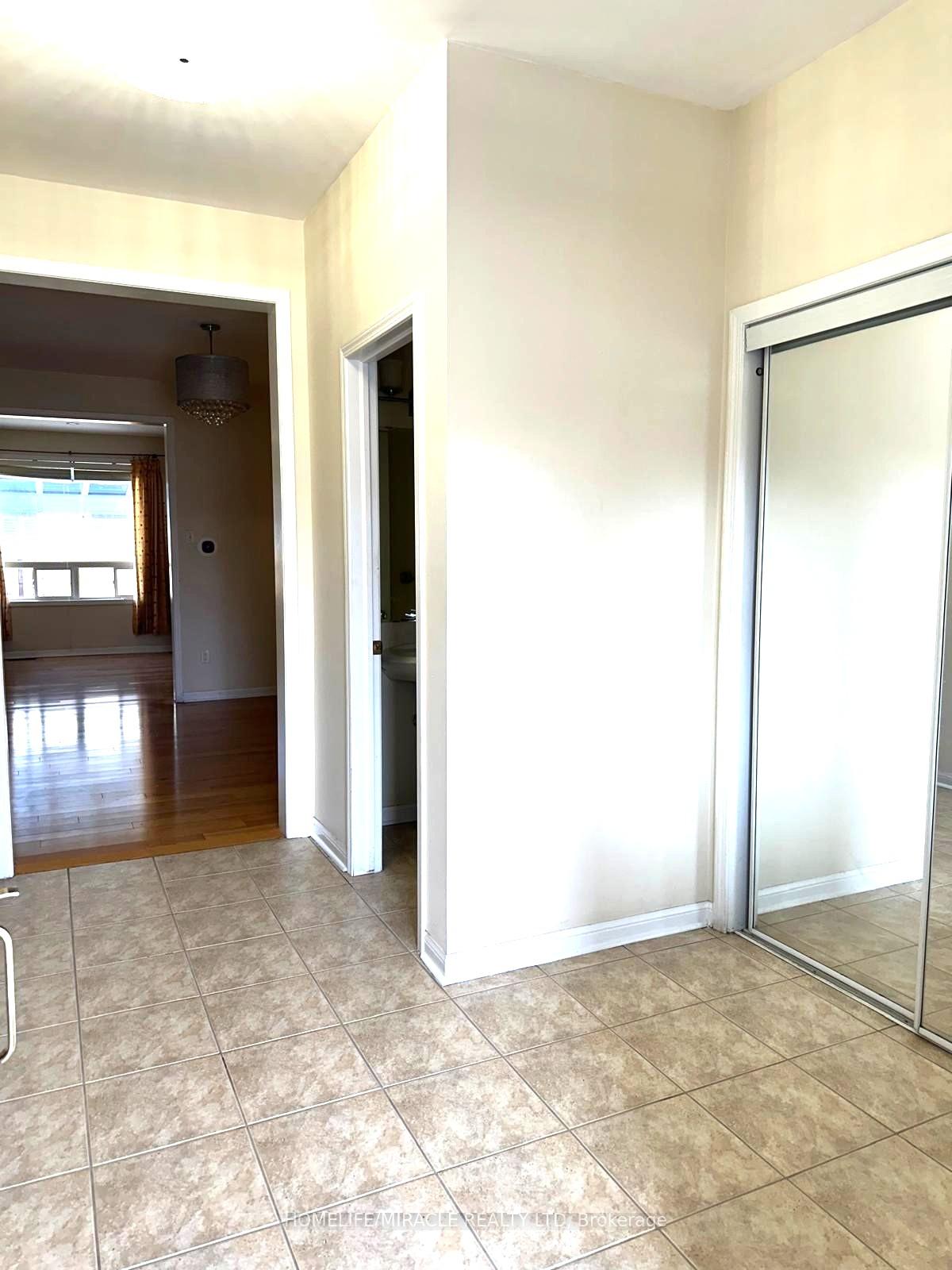 Photo 2 of 6 Coachlight Crescent, Brampton, Vales of Castlemore — HOMEH
