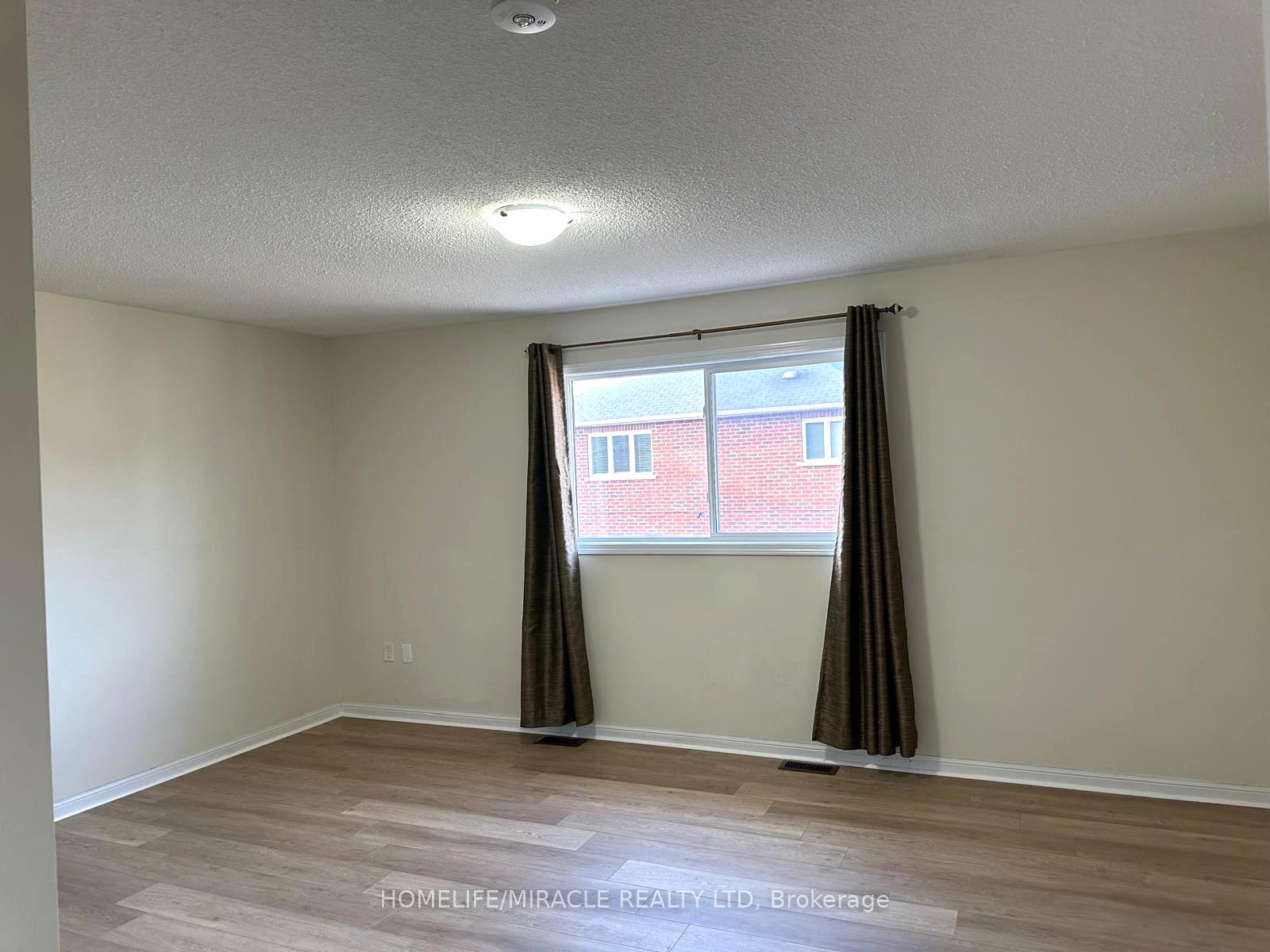 Photo 8 of 6 Coachlight Crescent, Brampton, Vales of Castlemore — HOMEH