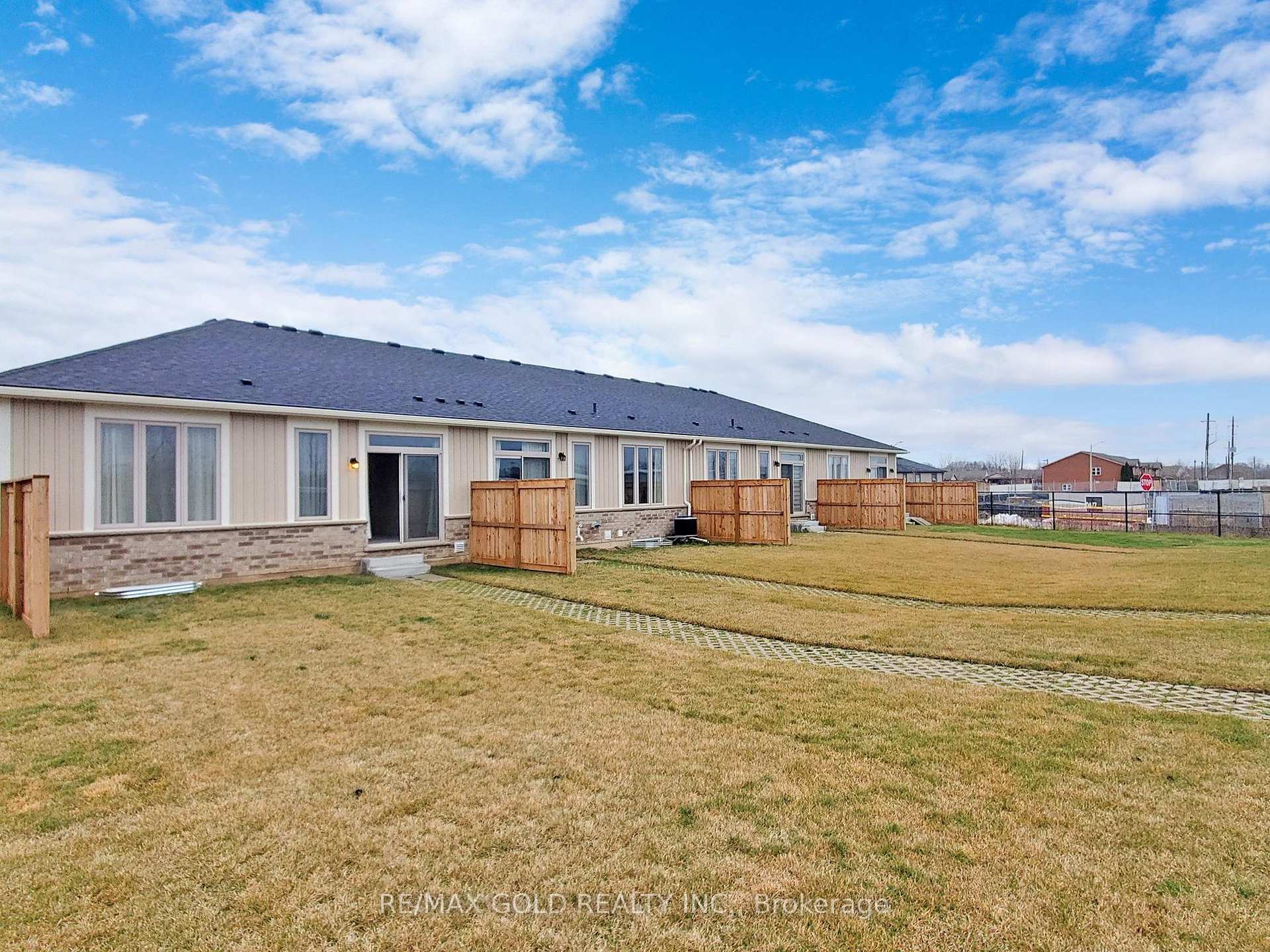 Photo 33 of 16 Noah Common, St. Catharines, Oakdale — HOMEH