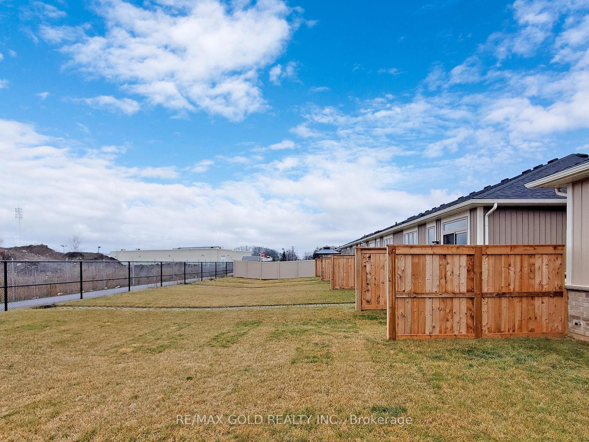 Photo 34 of 16 Noah Common, St. Catharines, Oakdale — HOMEH