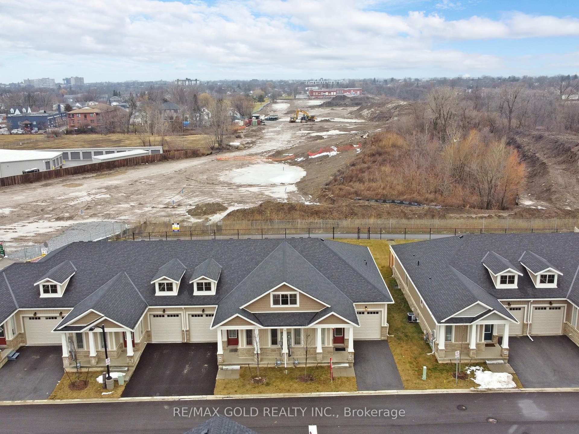 Photo 35 of 16 Noah Common, St. Catharines, Oakdale — HOMEH