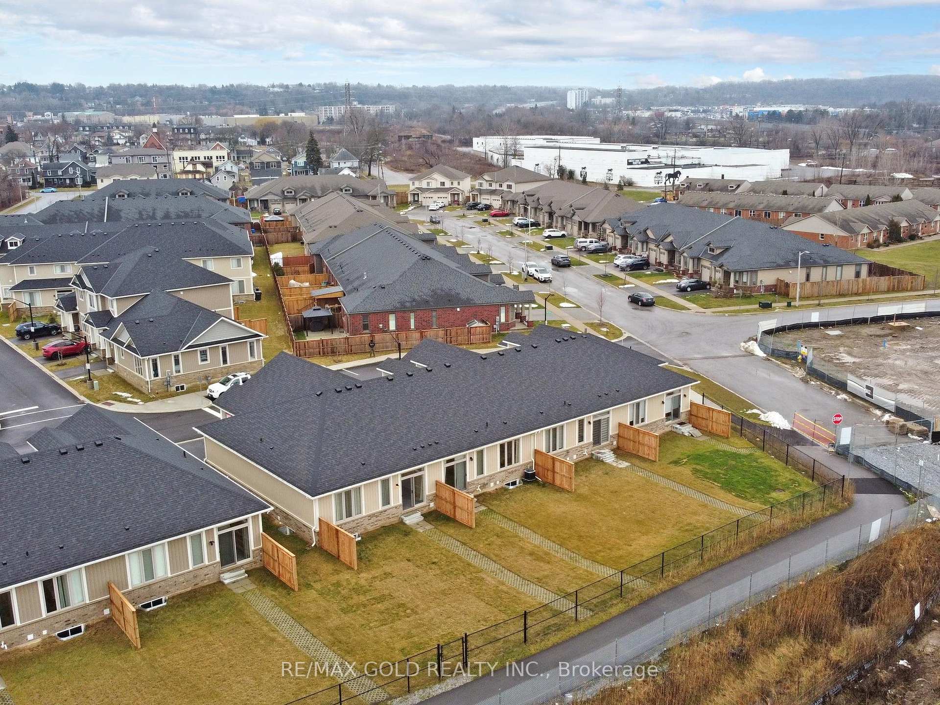 Photo 38 of 16 Noah Common, St. Catharines, Oakdale — HOMEH
