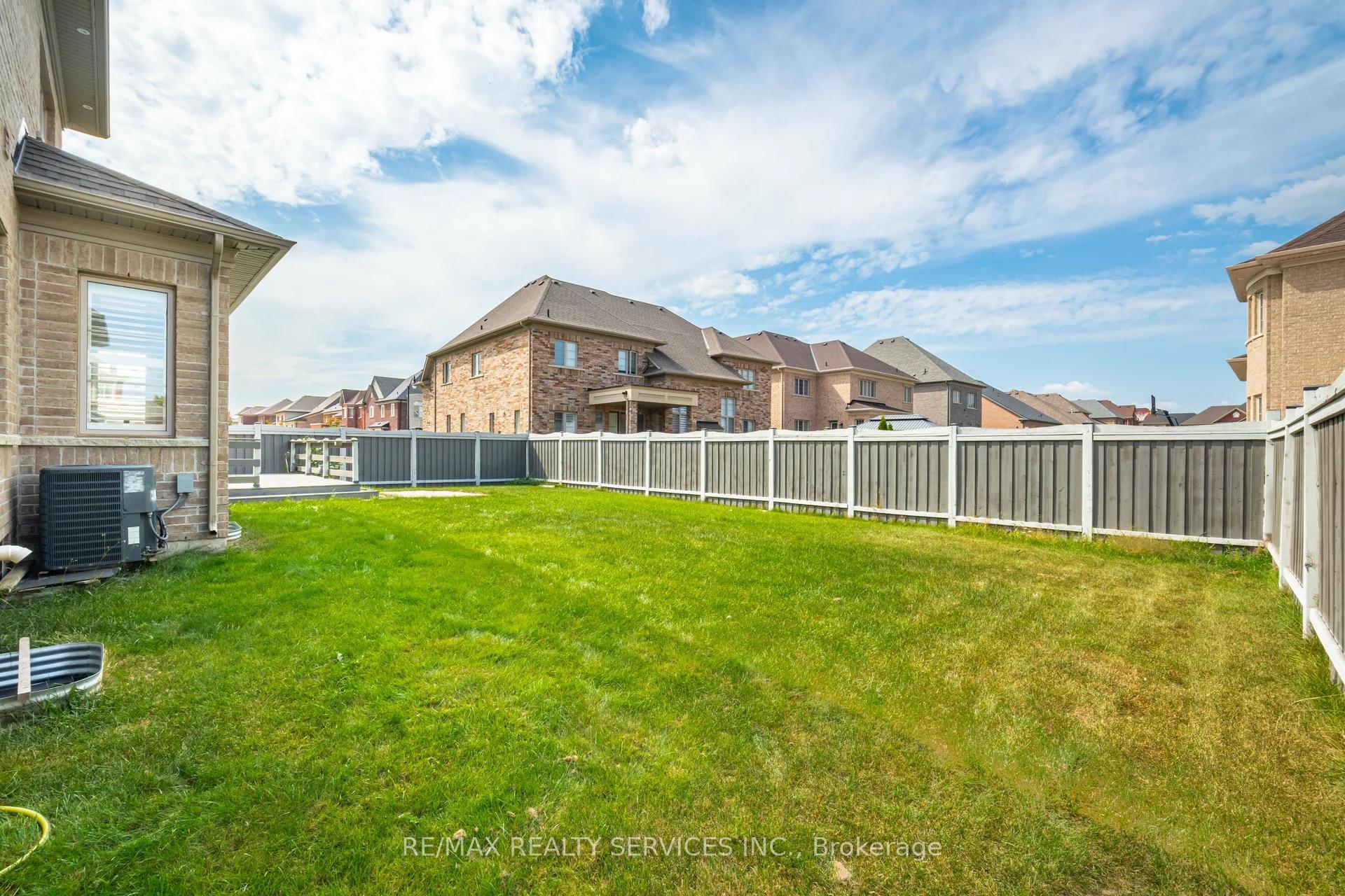 Photo 19 of 4 Hagerman Road, Brampton, Toronto Gore Rural Estate — HOMEH