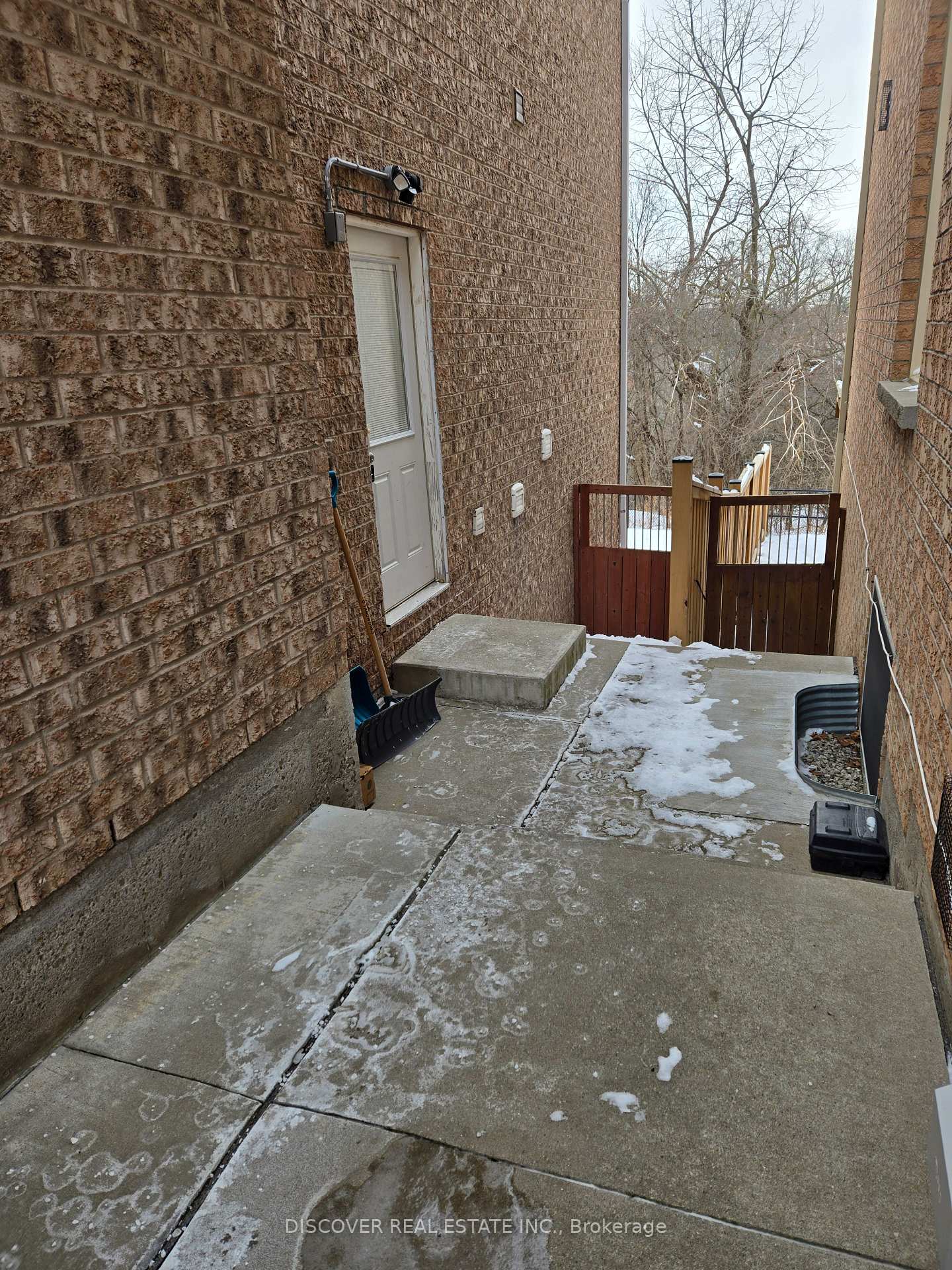 Photo 3 of Unit 112A, 112 Fahey Drive, Brampton, Bram West — HOMEH