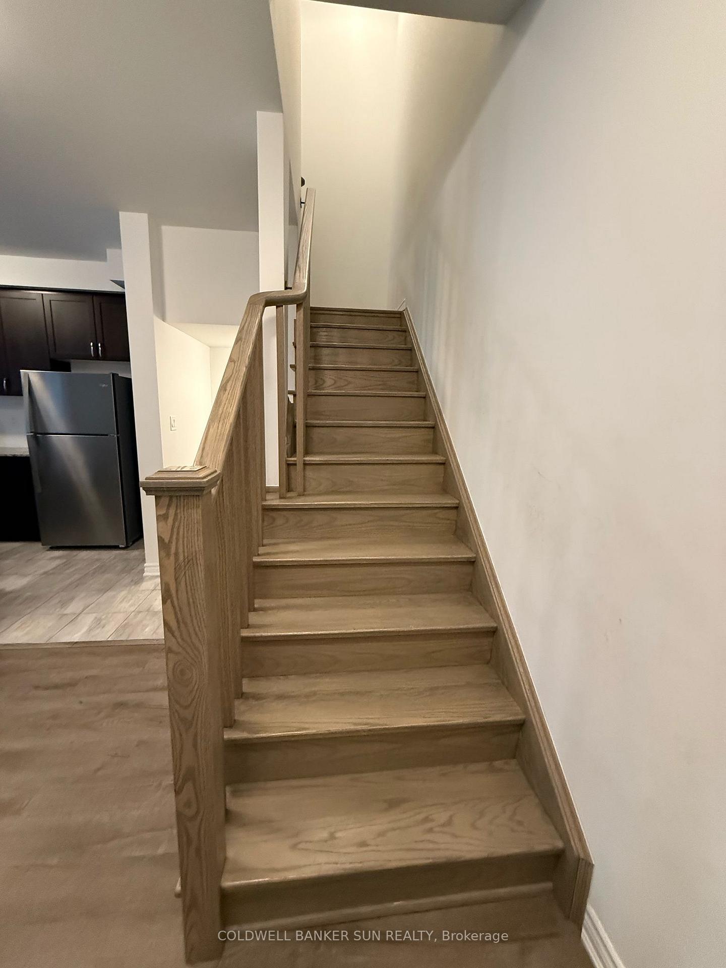 Photo 4 of 35 Melmar Street, Brampton, Northwest Brampton — HOMEH