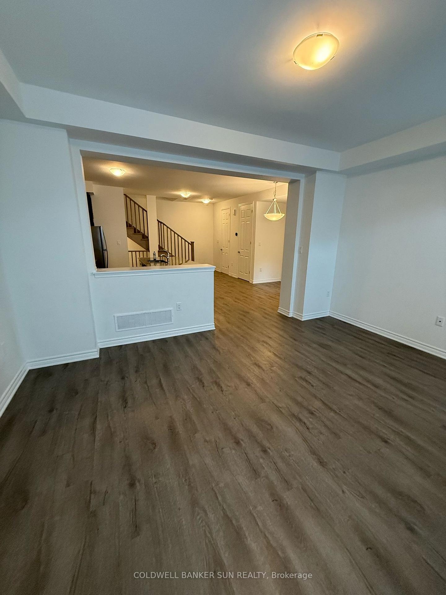 Photo 7 of 35 Melmar Street, Brampton, Northwest Brampton — HOMEH