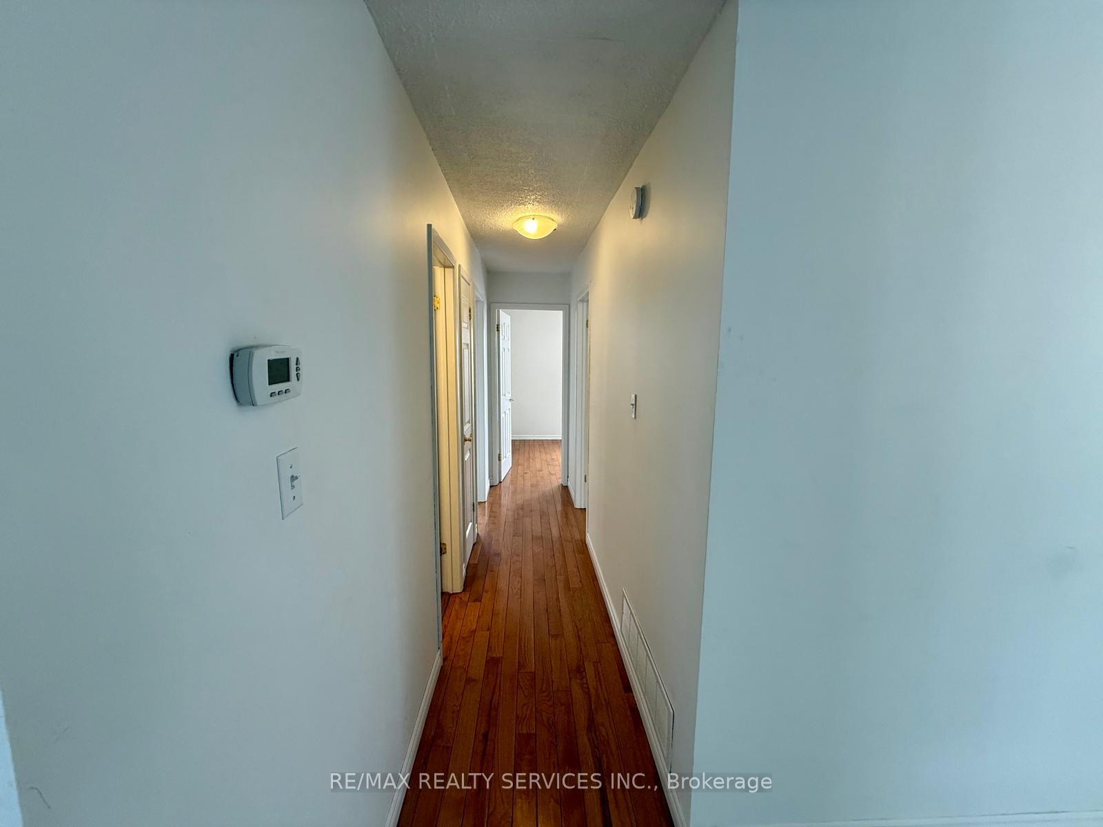 Photo 8 of 82 Camberley Crescent, Brampton, Brampton North — HOMEH