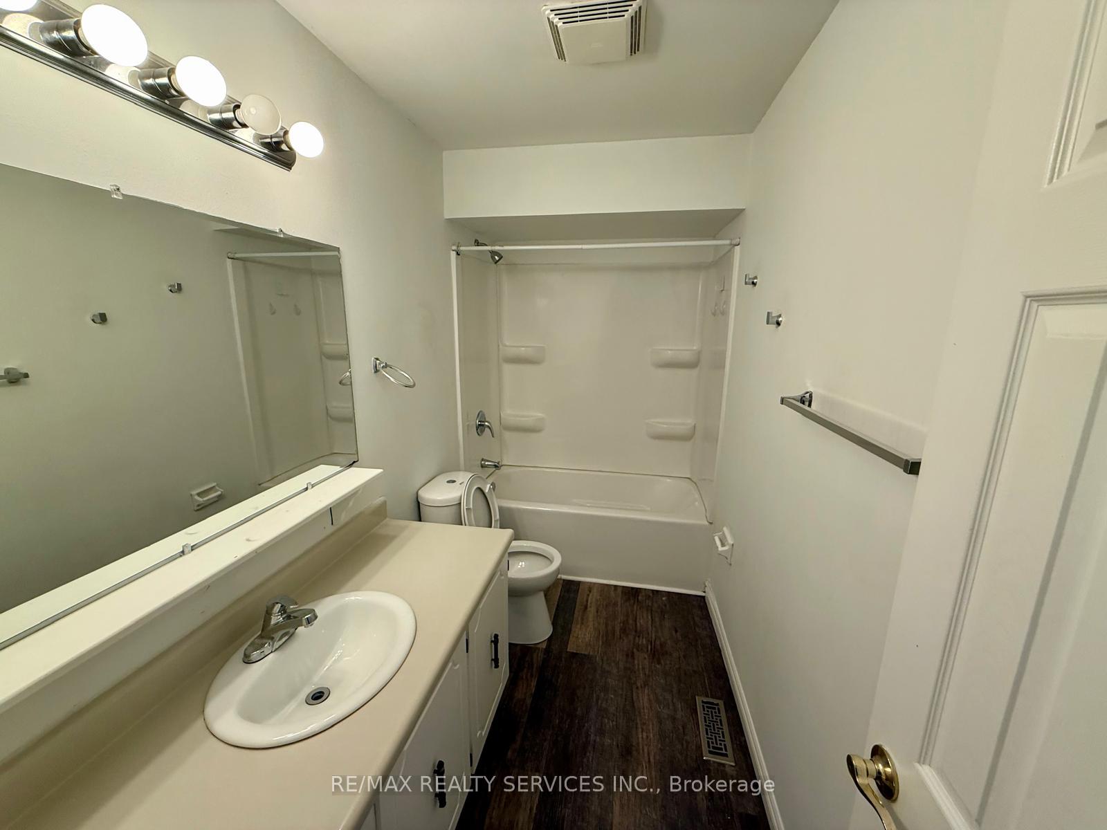 Photo 12 of 82 Camberley Crescent, Brampton, Brampton North — HOMEH