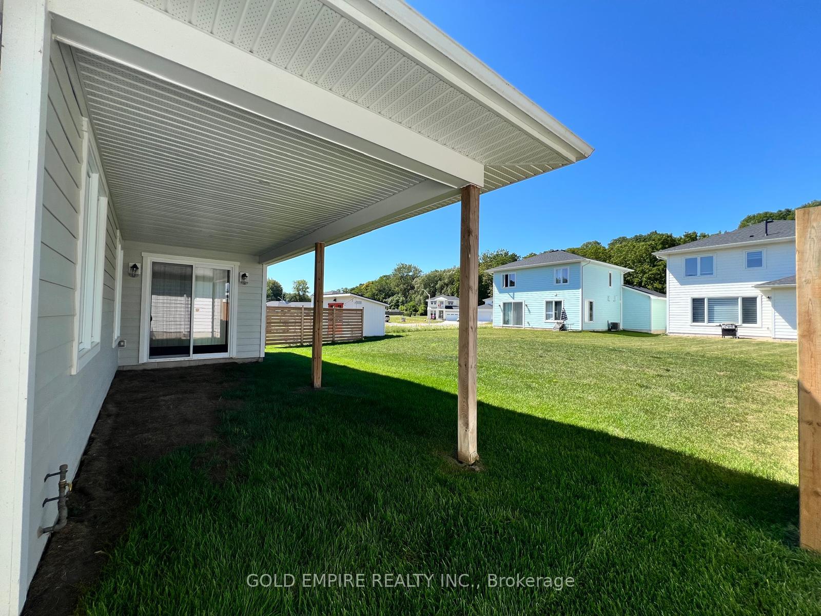 Photo 5 of 421 Breakwater Boulevard, Central Elgin, Rural Central Elgin — HOMEH