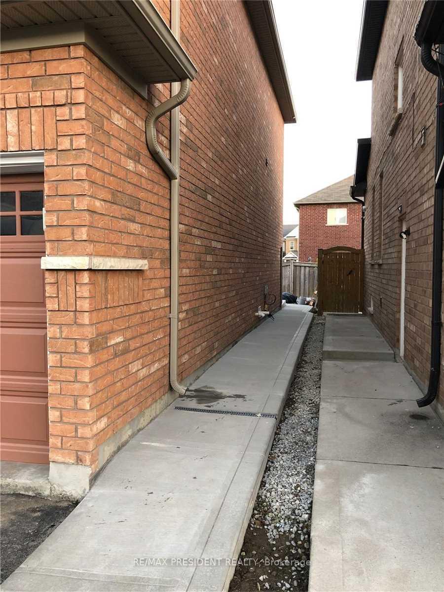 Photo 13 of Unit Bsmt, 85 Amaranth Crescent, Brampton, Northwest Sandalwood Parkway — HOMEH