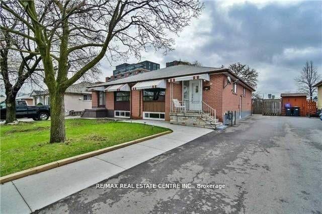 Photo 1 of Unit Upper, 23 Avondale Boulevard, Brampton, Avondale — HOMEH