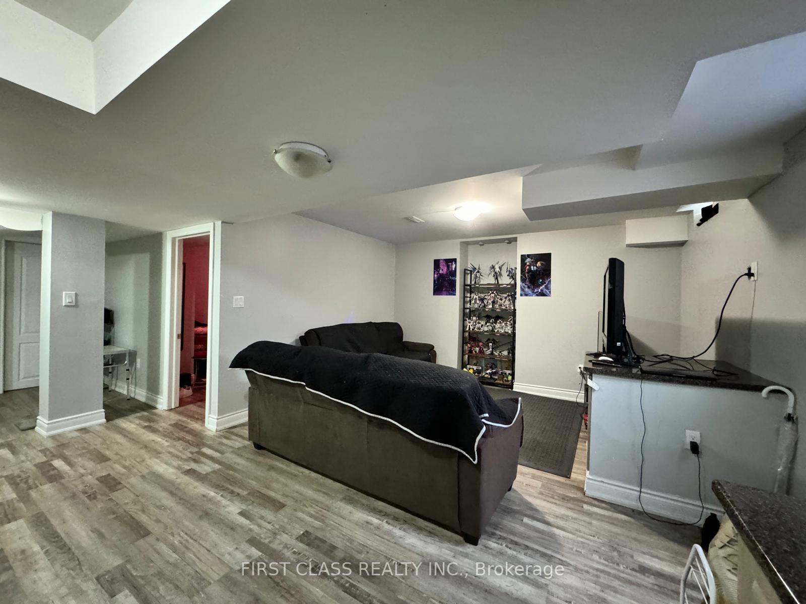 Photo 5 of 36 Dovergreen Drive, Brampton, Fletcher's Meadow — HOMEH