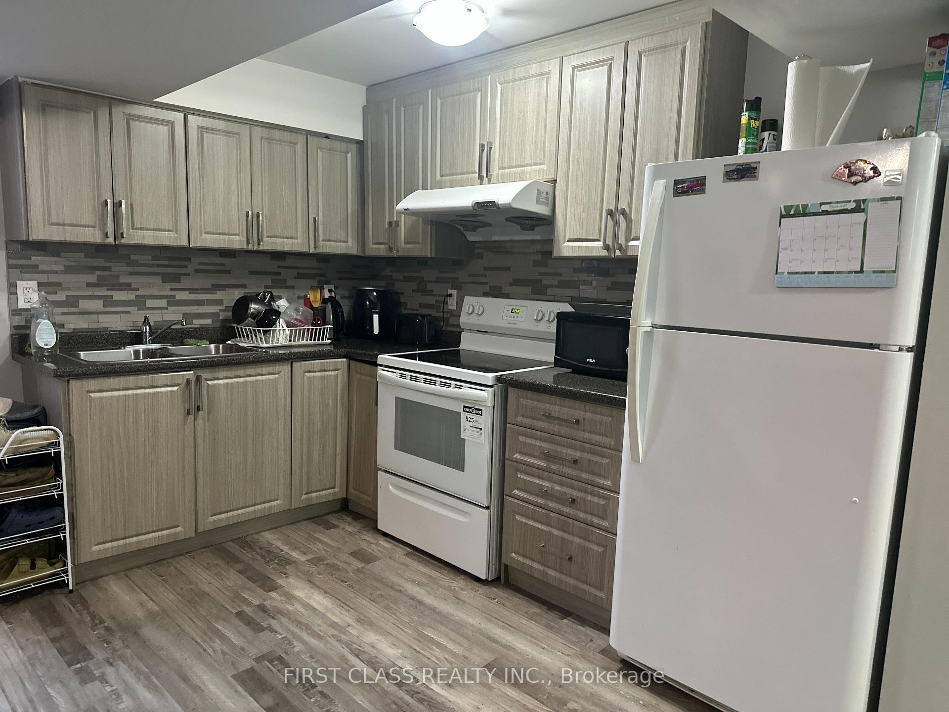 Photo 7 of 36 Dovergreen Drive, Brampton, Fletcher's Meadow — HOMEH