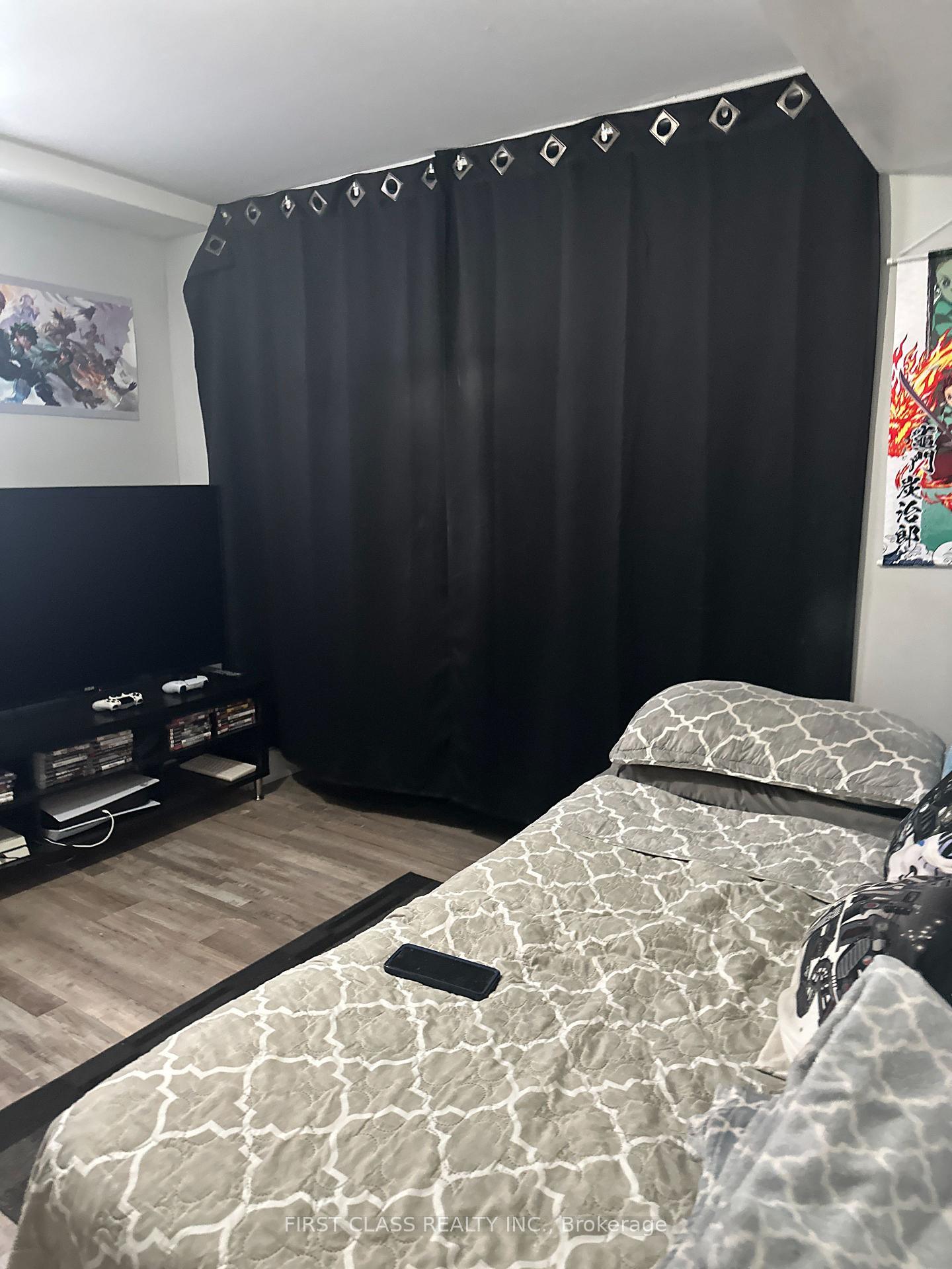 Photo 8 of 36 Dovergreen Drive, Brampton, Fletcher's Meadow — HOMEH