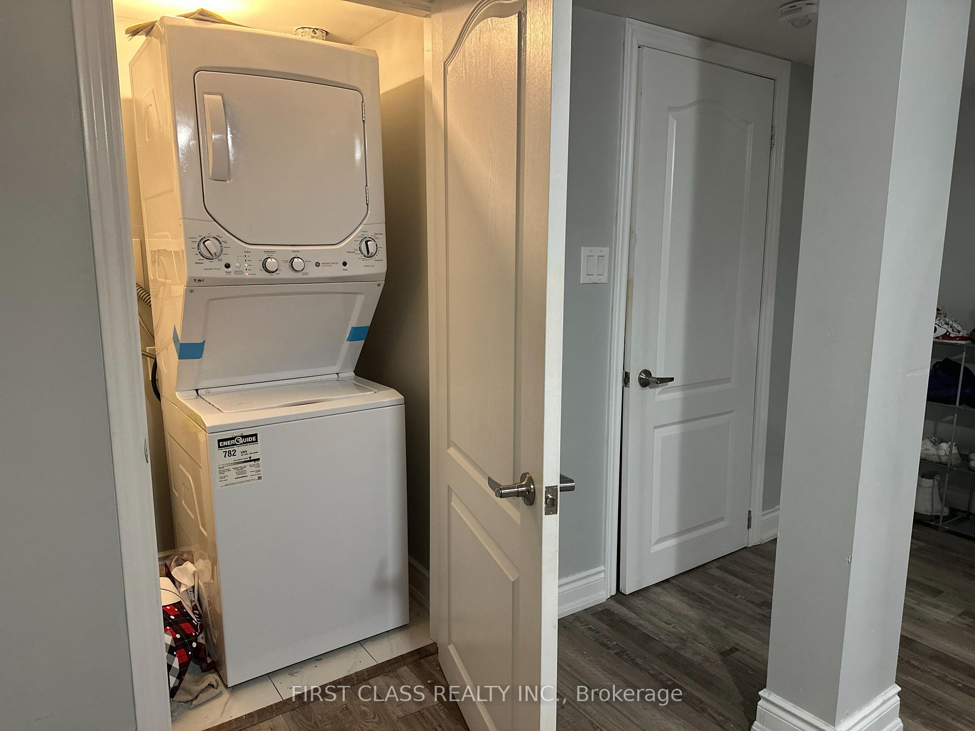 Photo 12 of 36 Dovergreen Drive, Brampton, Fletcher's Meadow — HOMEH