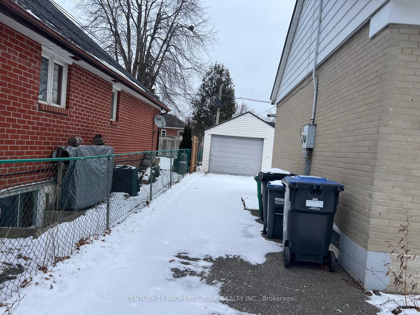 Photo 11 of 46 Fairglen Avenue, Brampton, Brampton West — HOMEH