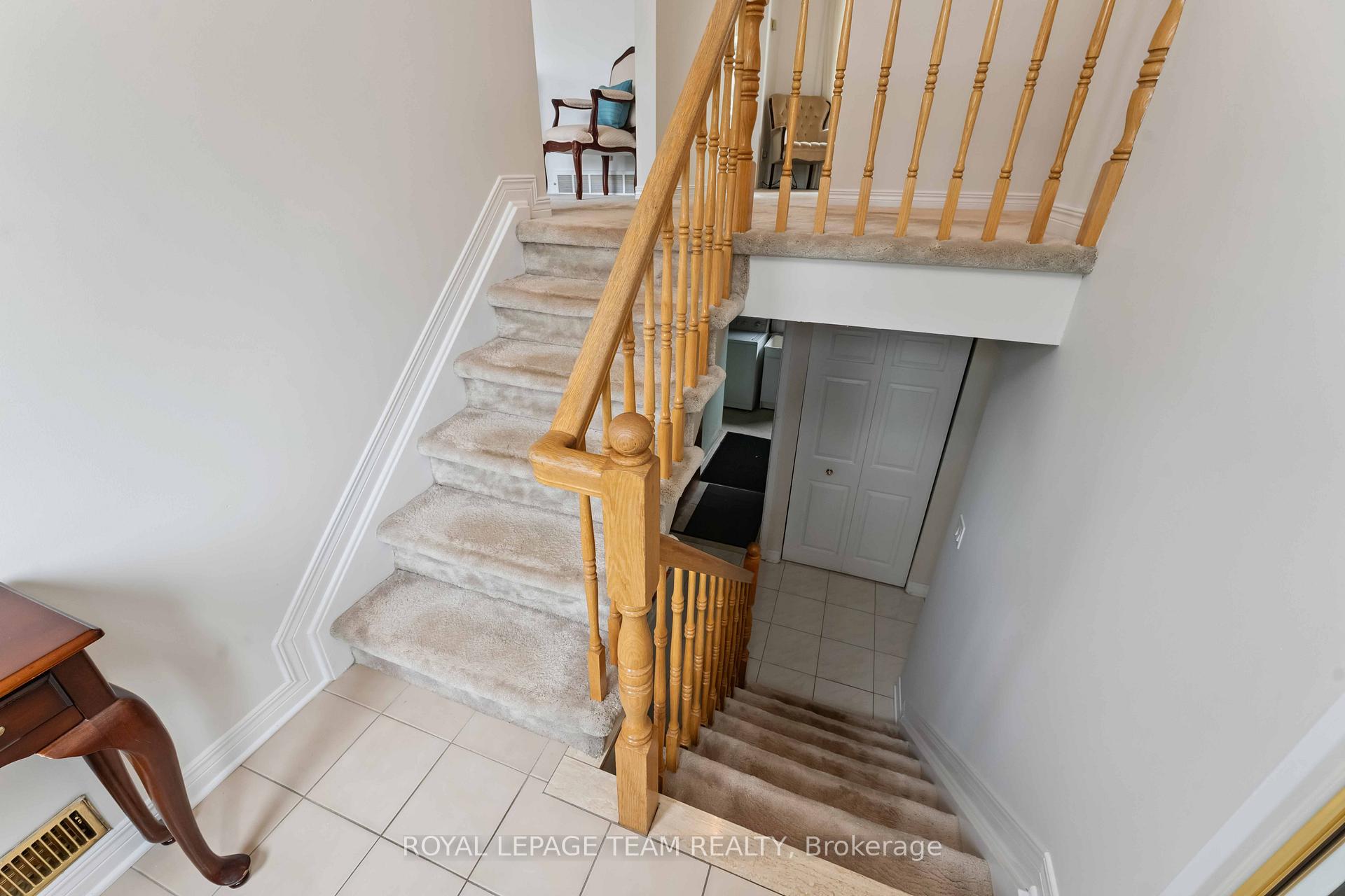 Photo 19 of 8 Oakwood Avenue, Ottawa, City View/Skyline/Fisher Heights/Parkwood Hills — HOMEH