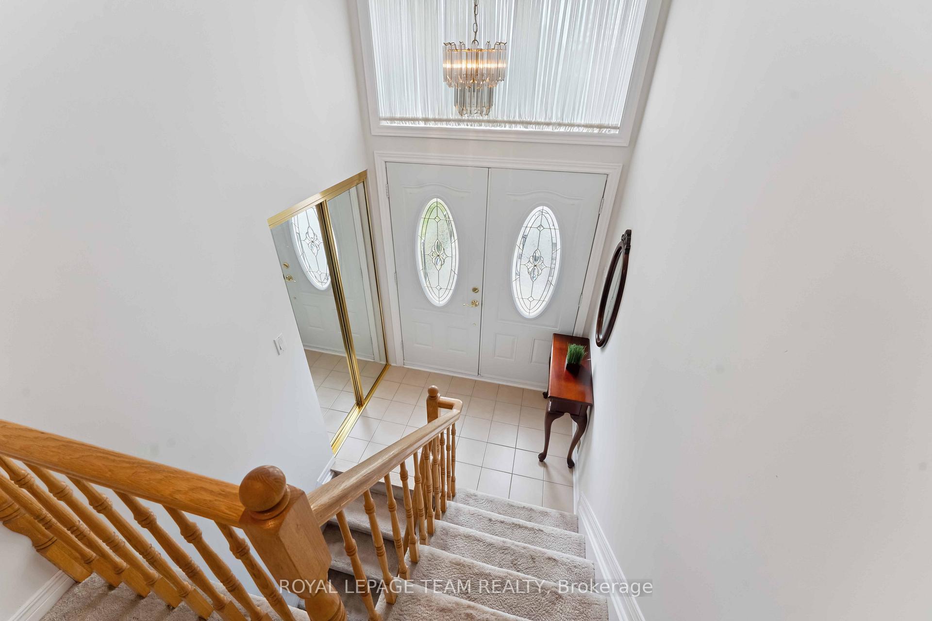Photo 17 of 8 Oakwood Avenue, Ottawa, City View/Skyline/Fisher Heights/Parkwood Hills — HOMEH