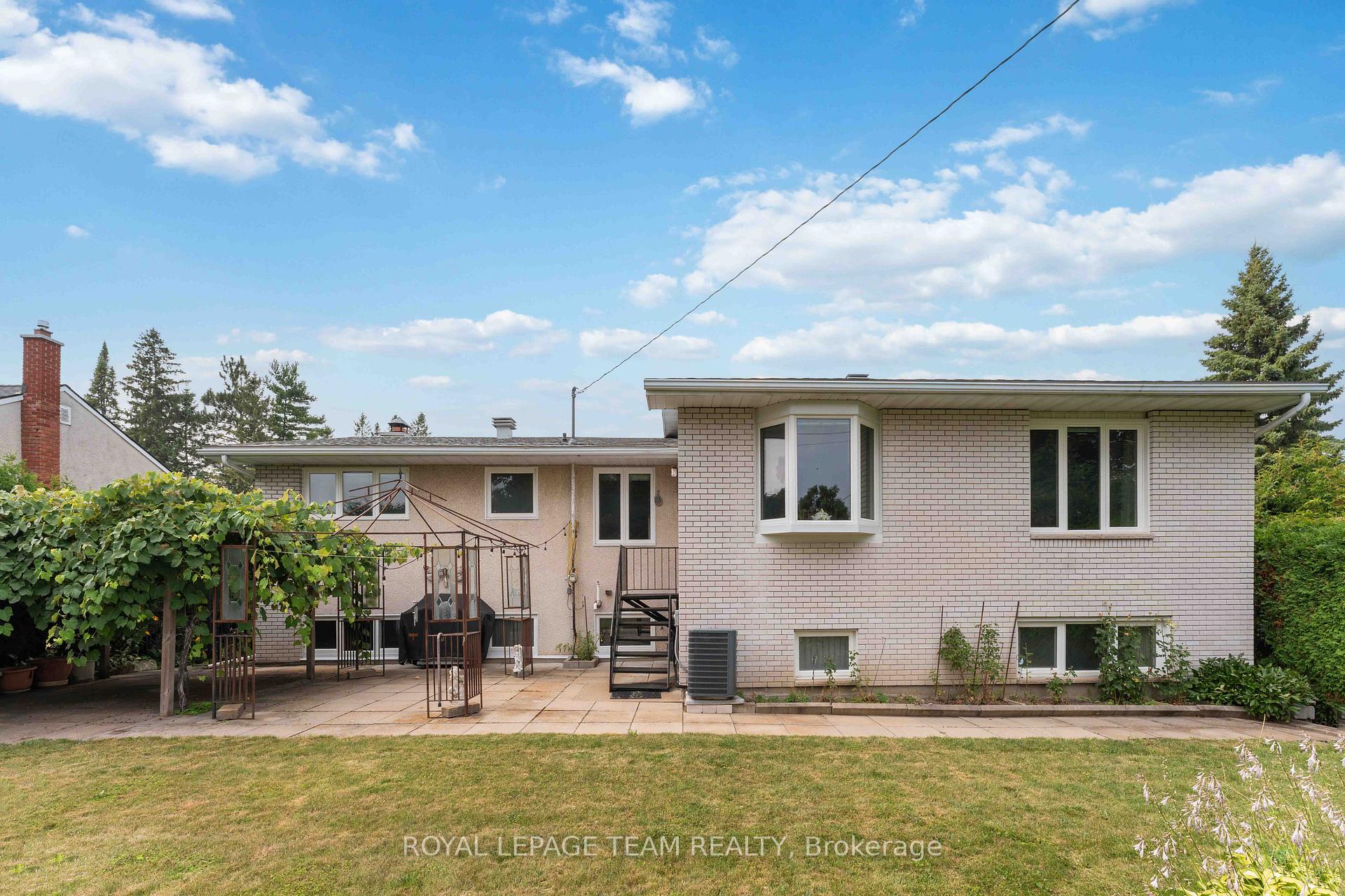Photo 30 of 8 Oakwood Avenue, Ottawa, City View/Skyline/Fisher Heights/Parkwood Hills — HOMEH
